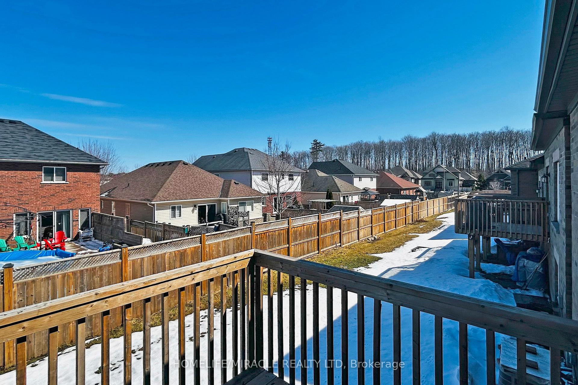 Photo 34 of 105 Isabella Drive, Orillia — HOMEH