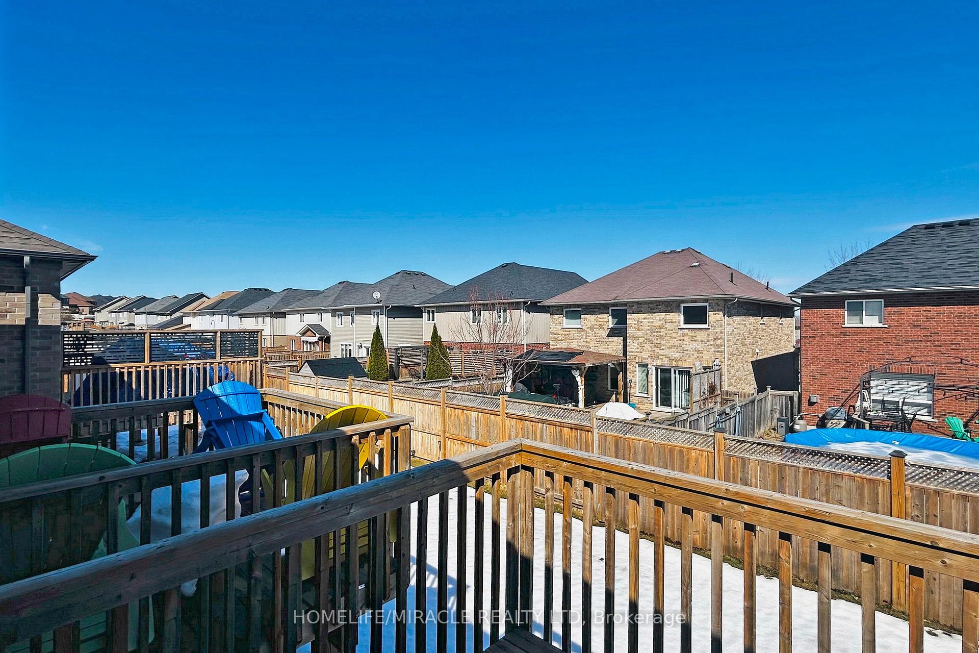 Photo 35 of 105 Isabella Drive, Orillia — HOMEH