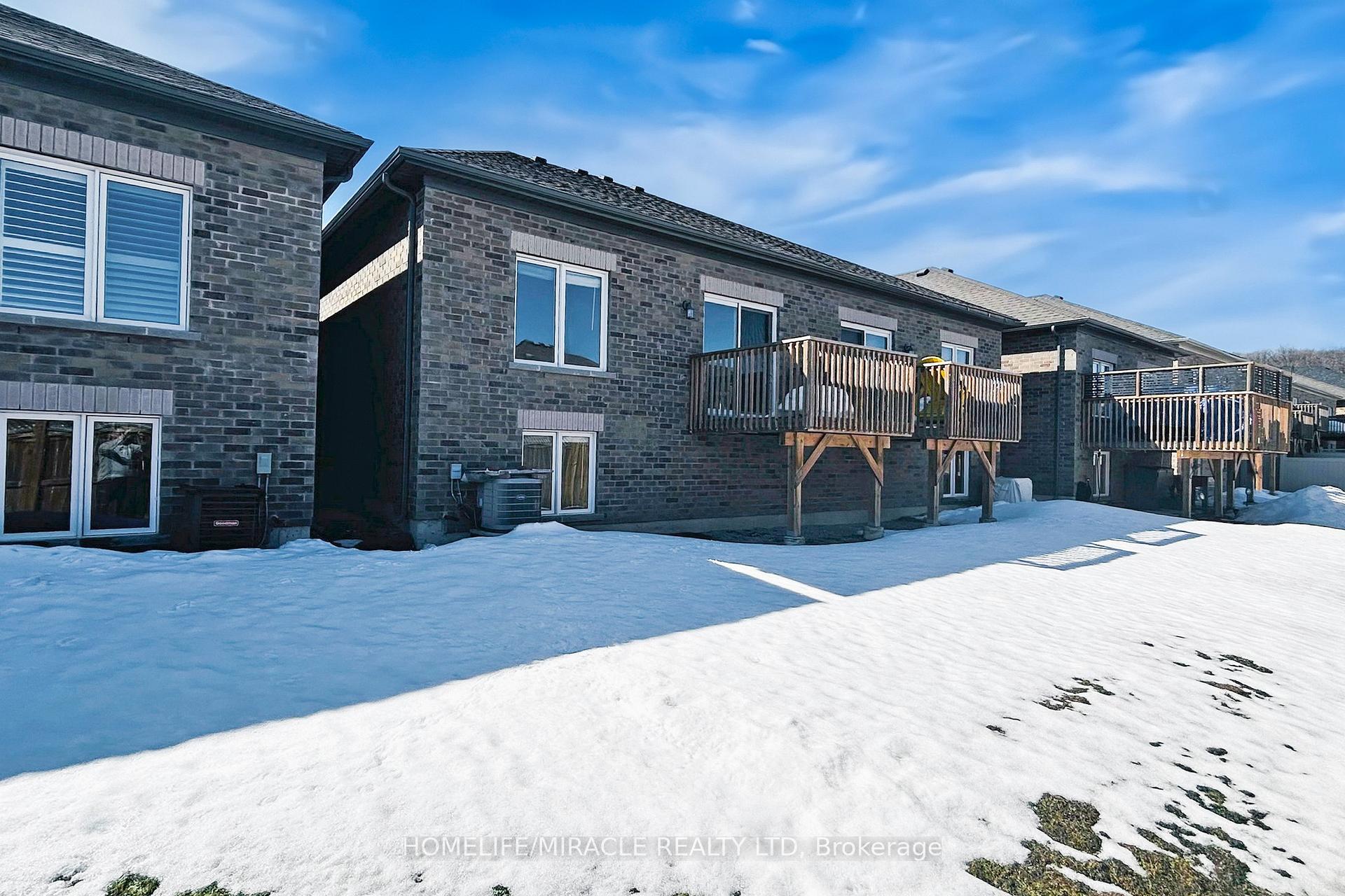 Photo 37 of 105 Isabella Drive, Orillia — HOMEH
