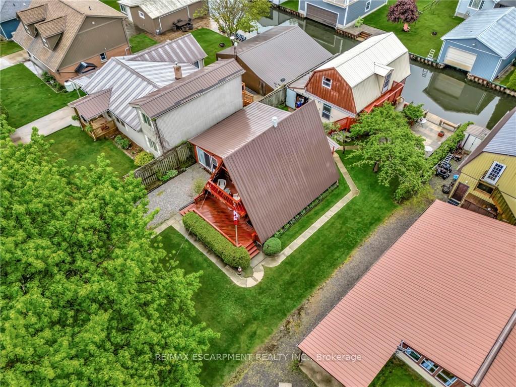 Photo 4 of 20 Willow Avenue, Norfolk, Long Point — HOMEH