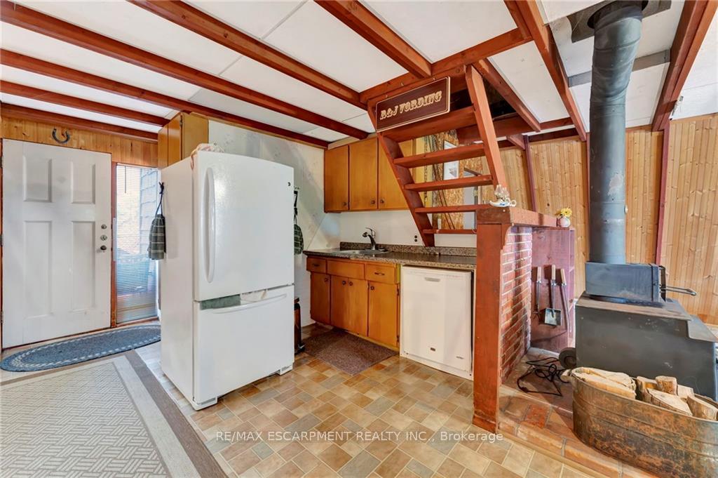 Photo 11 of 20 Willow Avenue, Norfolk, Long Point — HOMEH