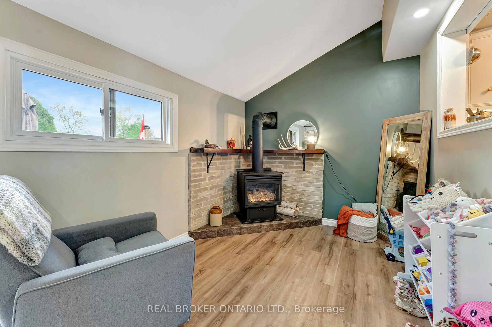 Photo 17 of 31 Alpha Street, Norfolk, Gilbertville — HOMEH