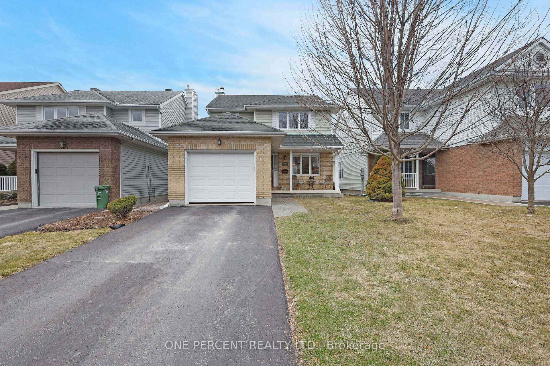 Photo 2 of 2216 Noblewood Way, Ottawa, Chapel Hill South - Orleans Village — HOMEH