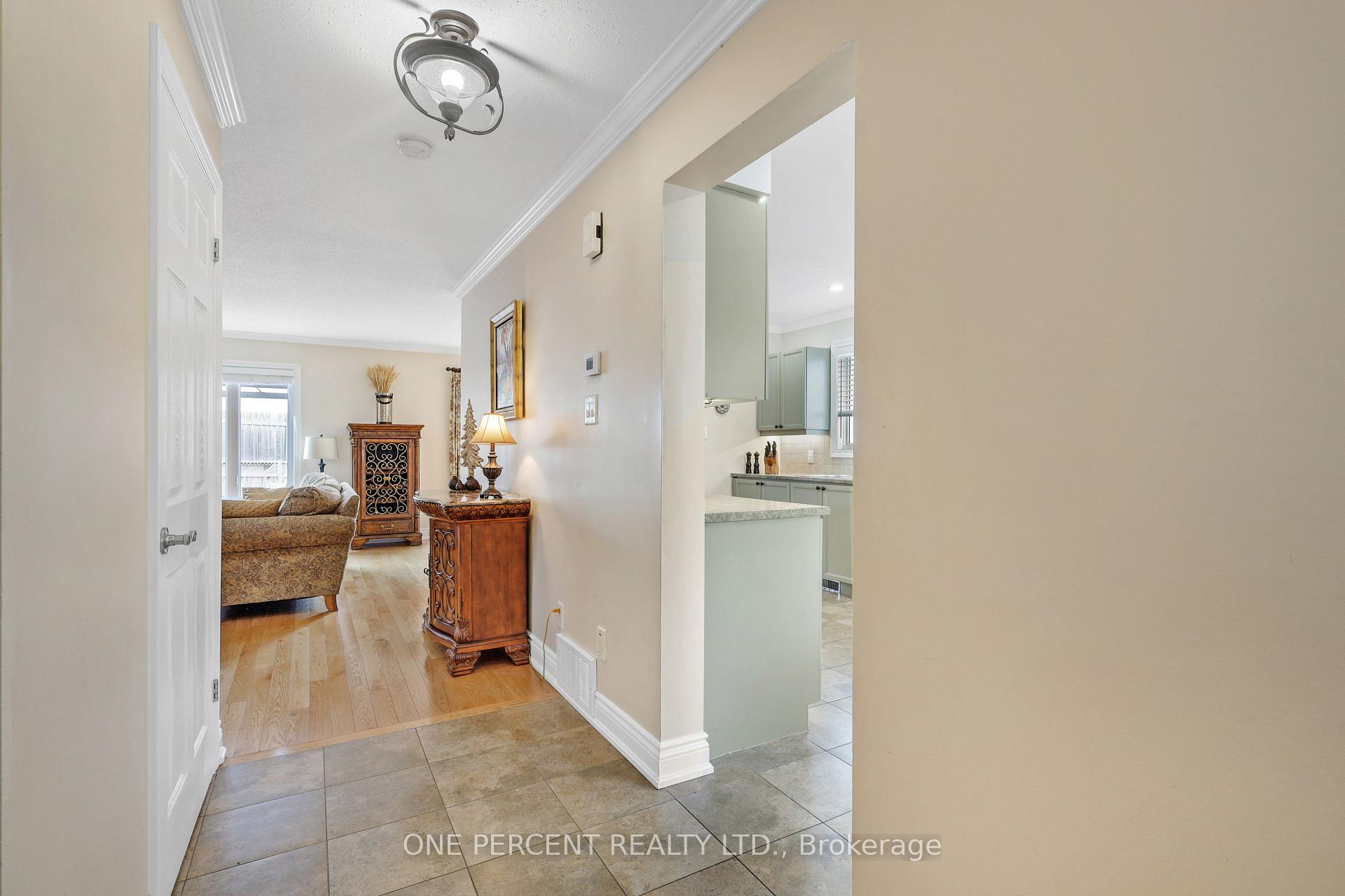 Photo 7 of 2216 Noblewood Way, Ottawa, Chapel Hill South - Orleans Village — HOMEH