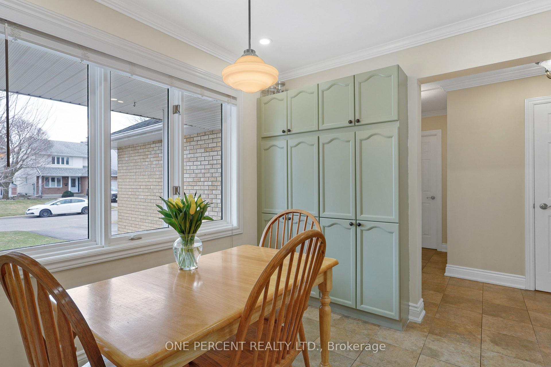Photo 12 of 2216 Noblewood Way, Ottawa, Chapel Hill South - Orleans Village — HOMEH