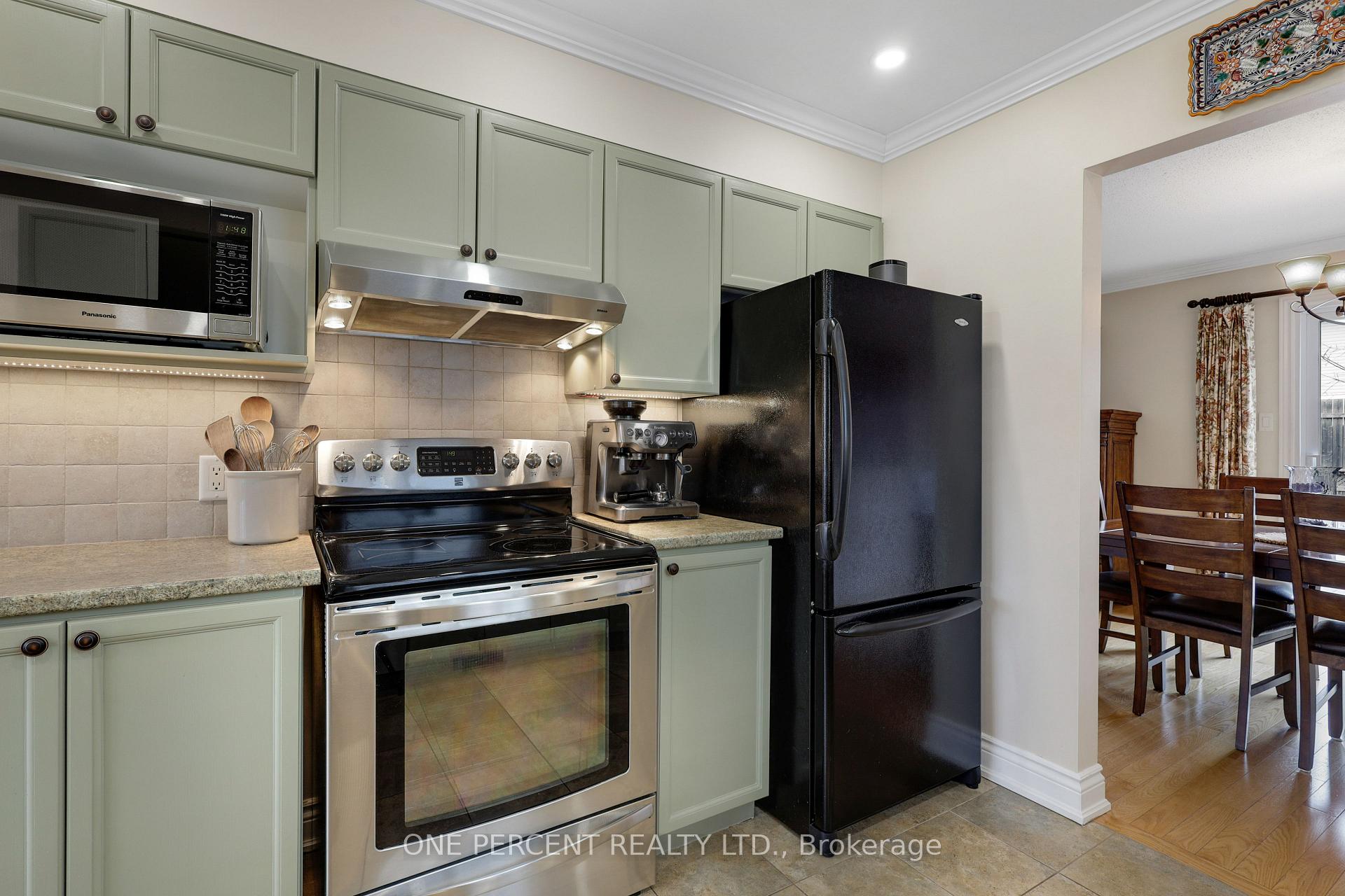 Photo 15 of 2216 Noblewood Way, Ottawa, Chapel Hill South - Orleans Village — HOMEH