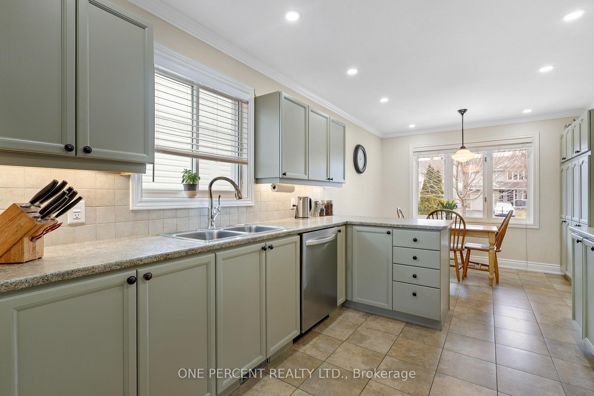 Photo 16 of 2216 Noblewood Way, Ottawa, Chapel Hill South - Orleans Village — HOMEH