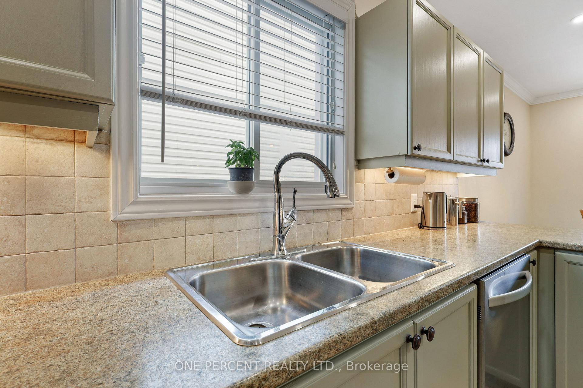 Photo 18 of 2216 Noblewood Way, Ottawa, Chapel Hill South - Orleans Village — HOMEH