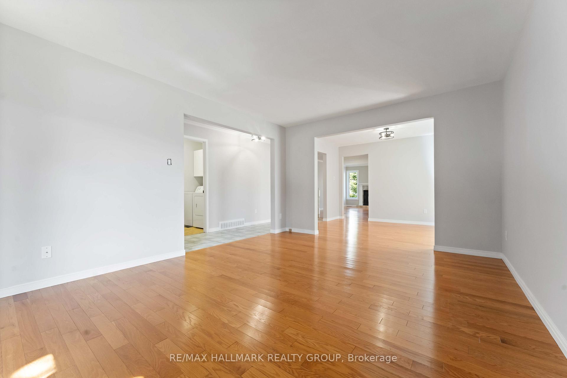 Photo 7 of 647 Apollo Way, Ottawa, Fallingbrook/Pineridge — HOMEH
