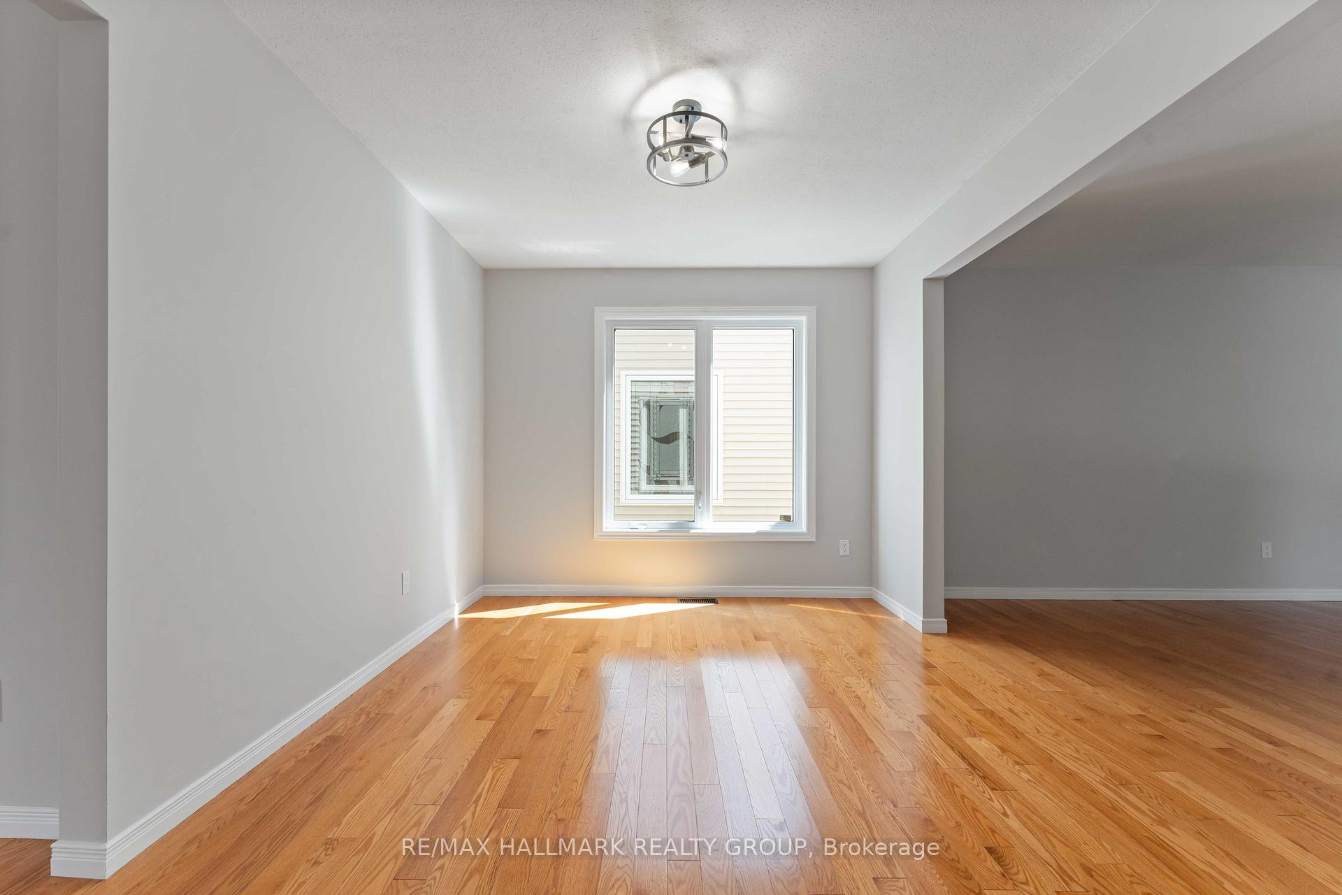Photo 9 of 647 Apollo Way, Ottawa, Fallingbrook/Pineridge — HOMEH