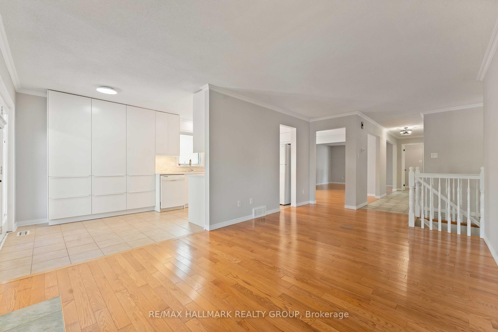 Photo 12 of 647 Apollo Way, Ottawa, Fallingbrook/Pineridge — HOMEH