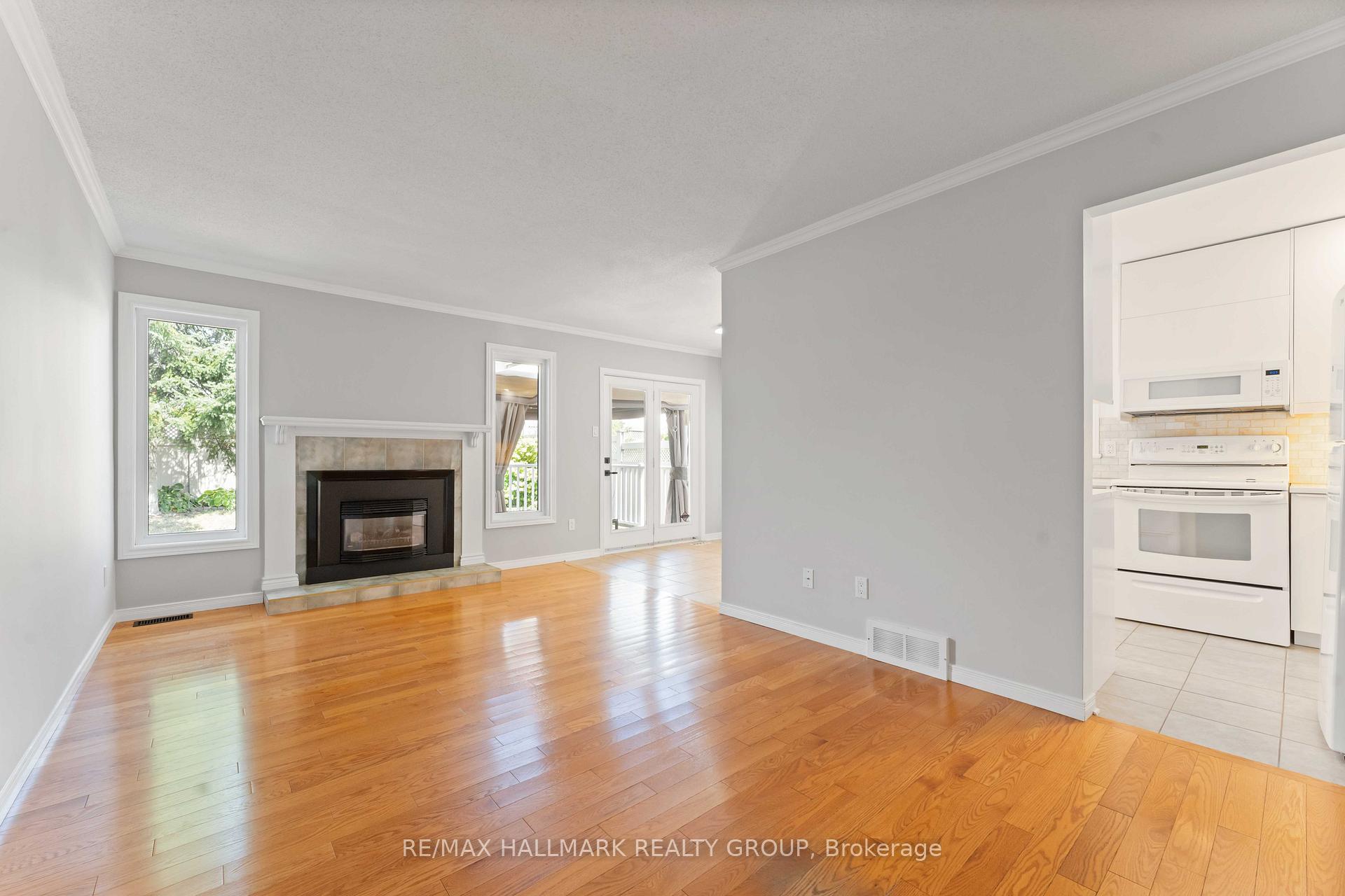 Photo 15 of 647 Apollo Way, Ottawa, Fallingbrook/Pineridge — HOMEH