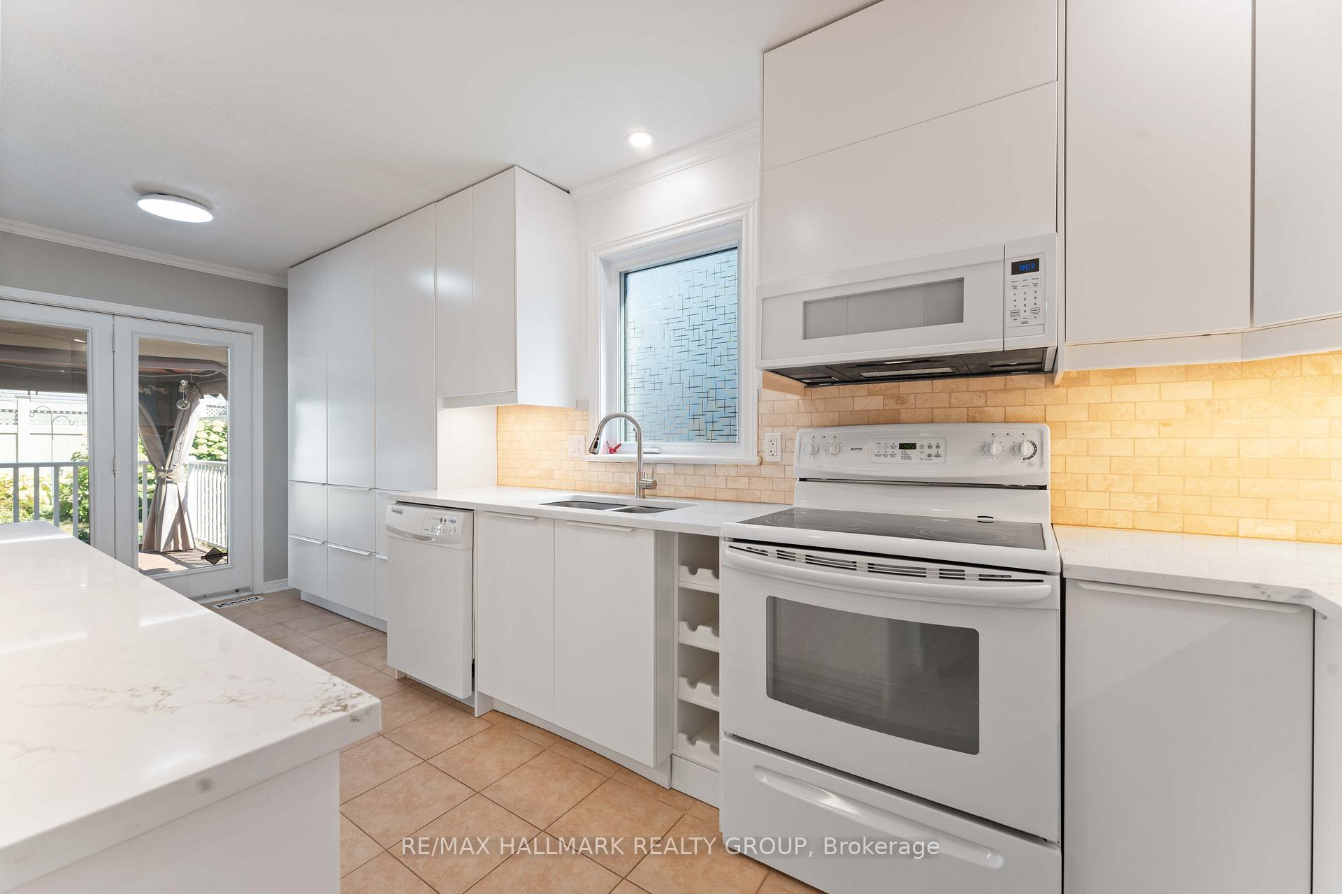 Photo 16 of 647 Apollo Way, Ottawa, Fallingbrook/Pineridge — HOMEH