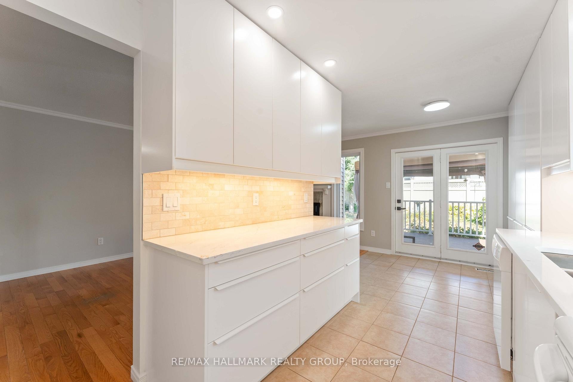 Photo 19 of 647 Apollo Way, Ottawa, Fallingbrook/Pineridge — HOMEH