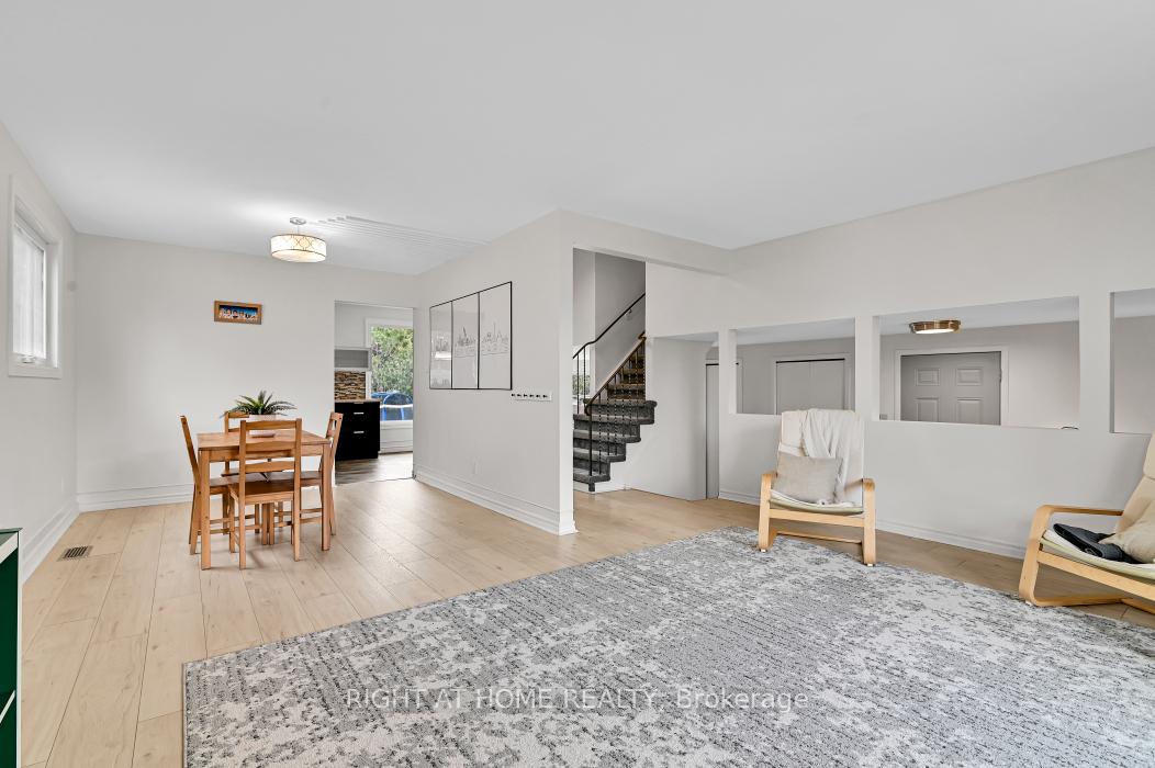Photo 5 of 1691 Meadowview Crescent, Ottawa, Convent Glen South — HOMEH