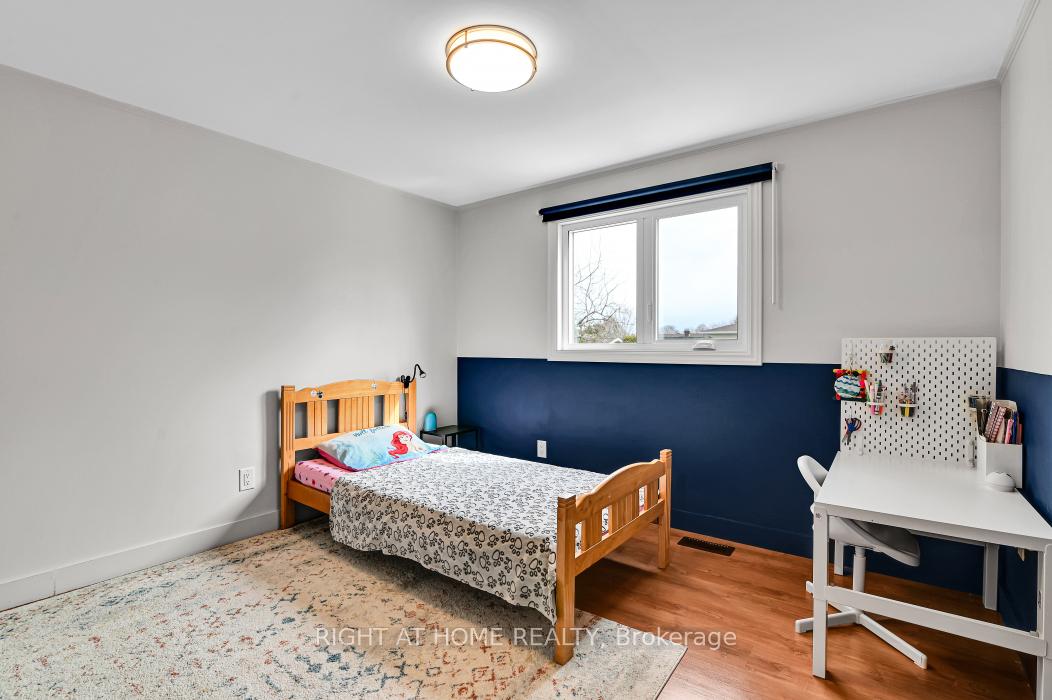 Photo 20 of 1691 Meadowview Crescent, Ottawa, Convent Glen South — HOMEH