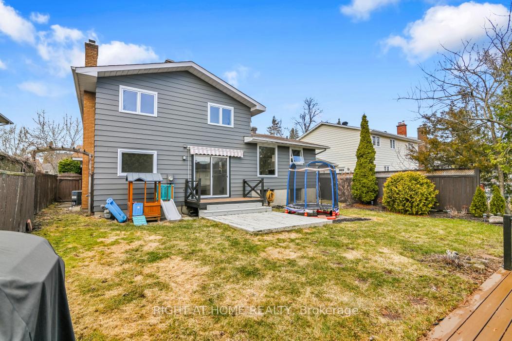 Photo 27 of 1691 Meadowview Crescent, Ottawa, Convent Glen South — HOMEH