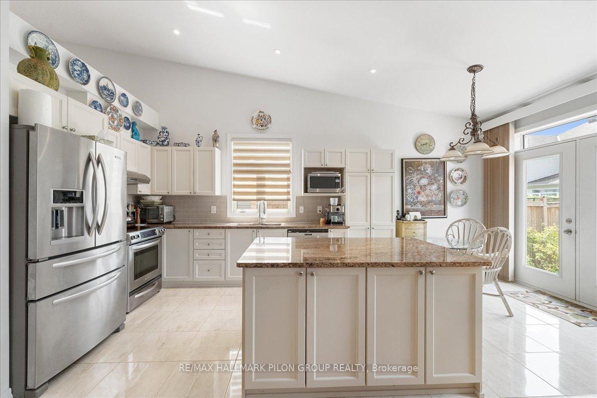 Photo 3 of 146 Esterbrook Drive, Ottawa, Mer Bleue/Bradley Estates/Anderson Park — HOMEH