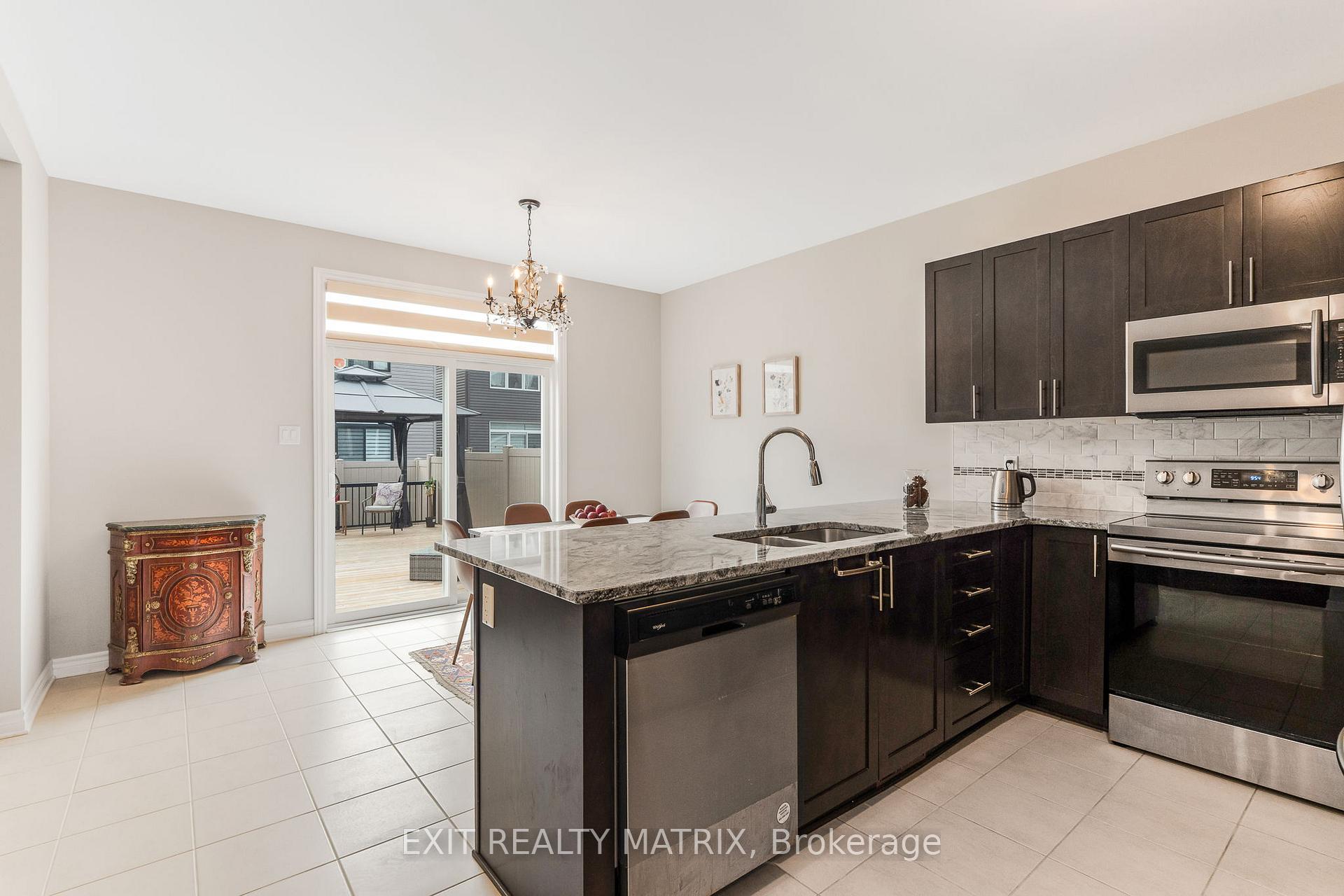 Photo 14 of 682 Decoeur Drive, Ottawa, Avalon West — HOMEH