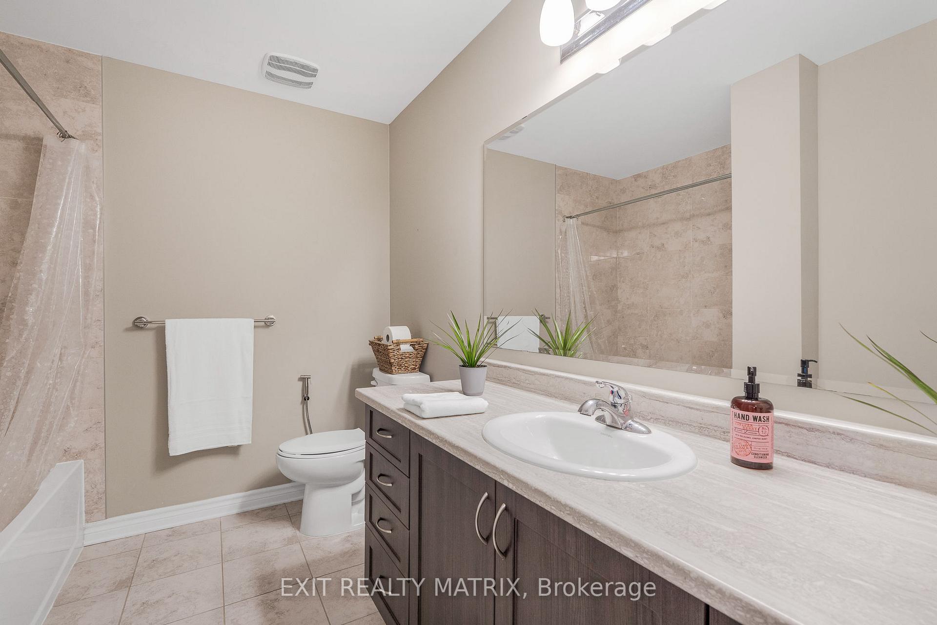 Photo 18 of 682 Decoeur Drive, Ottawa, Avalon West — HOMEH
