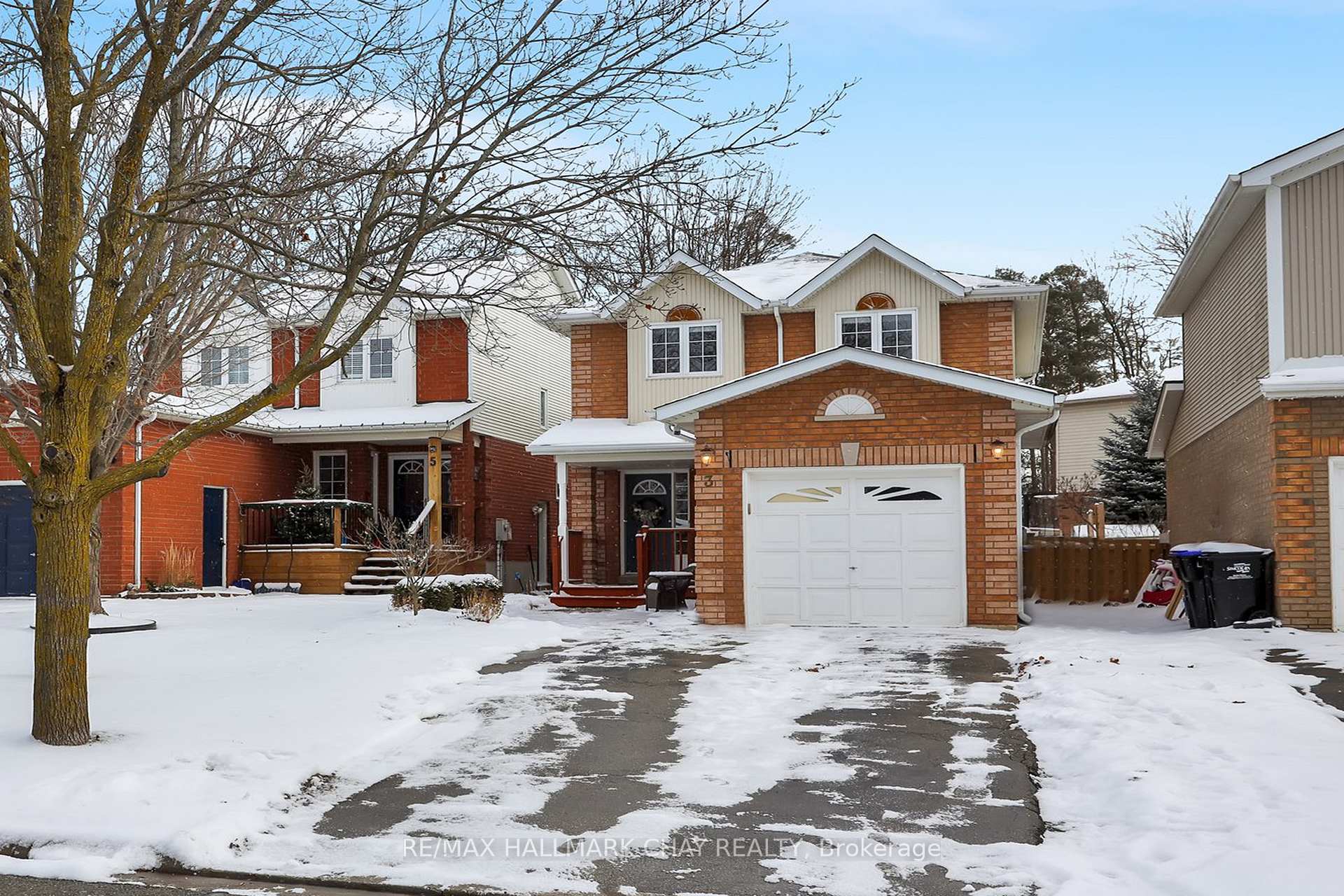 Photo 1 of 3 Chiccony Court, New Tecumseth, Beeton — HOMEH