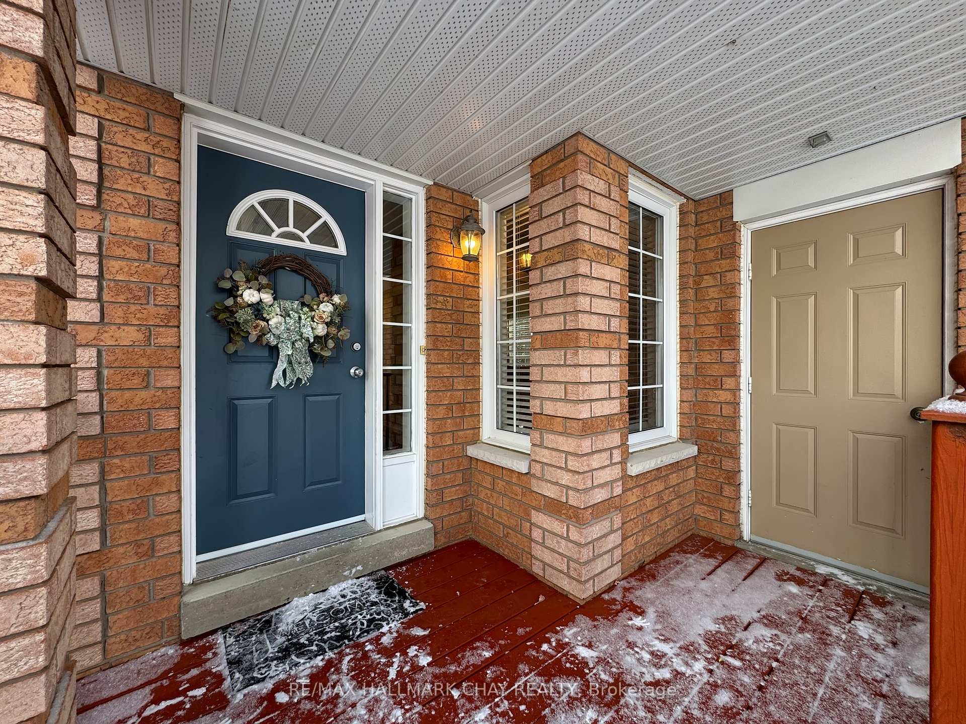 Photo 2 of 3 Chiccony Court, New Tecumseth, Beeton — HOMEH