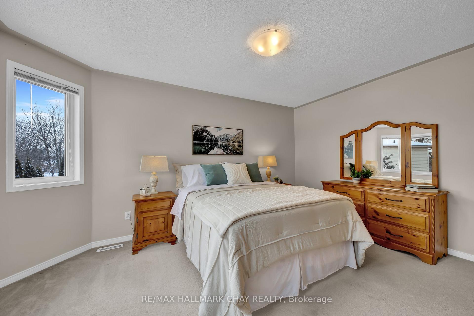 Photo 20 of 3 Chiccony Court, New Tecumseth, Beeton — HOMEH