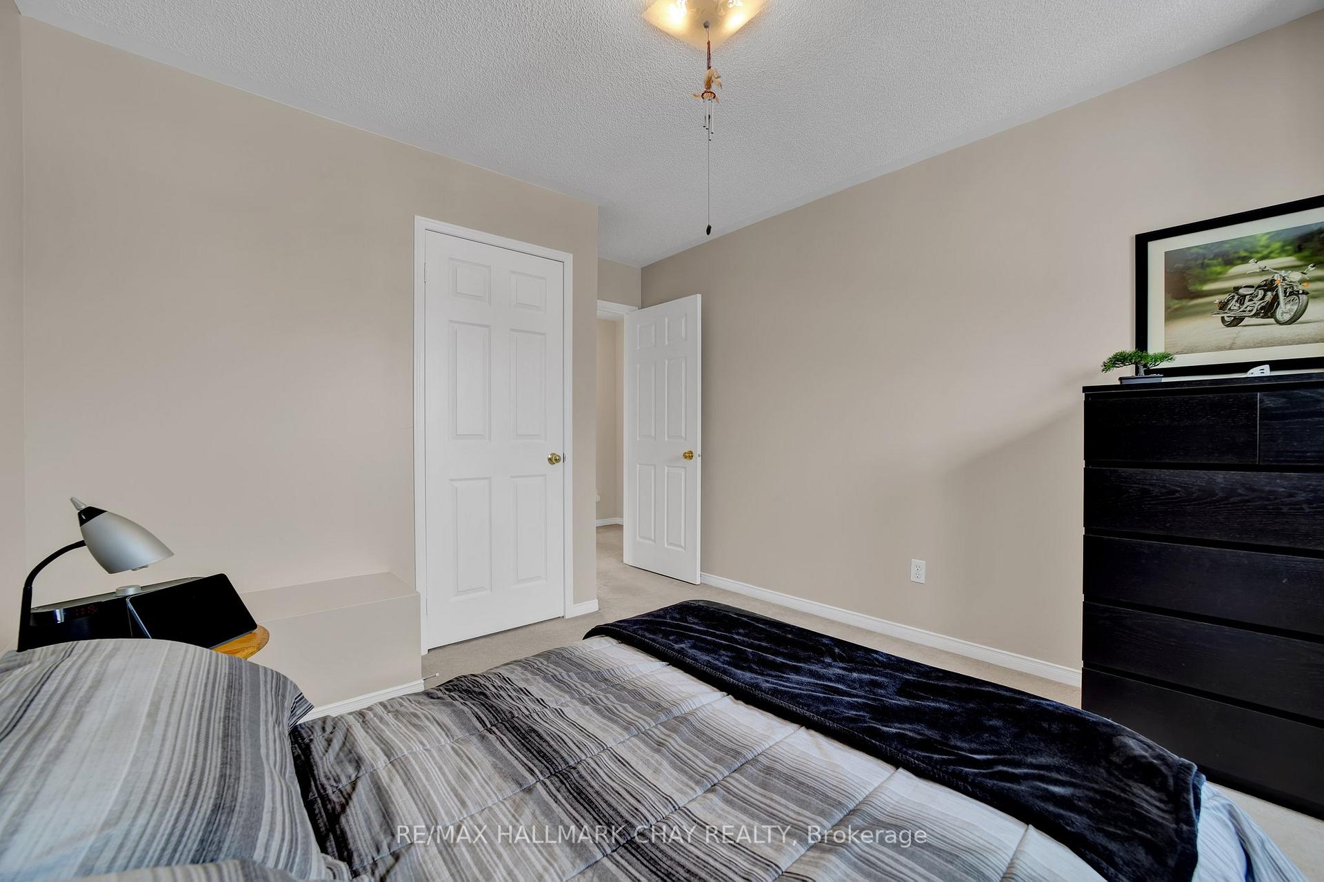 Photo 27 of 3 Chiccony Court, New Tecumseth, Beeton — HOMEH
