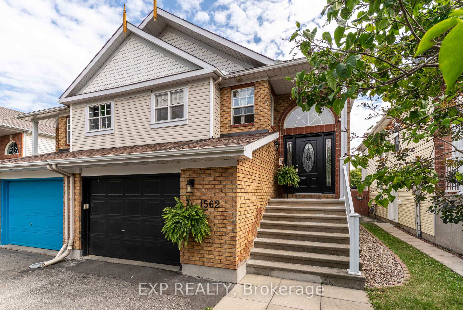 Photo 2 of 1562 Lisbon Street, Ottawa, Fallingbrook/Pineridge — HOMEH
