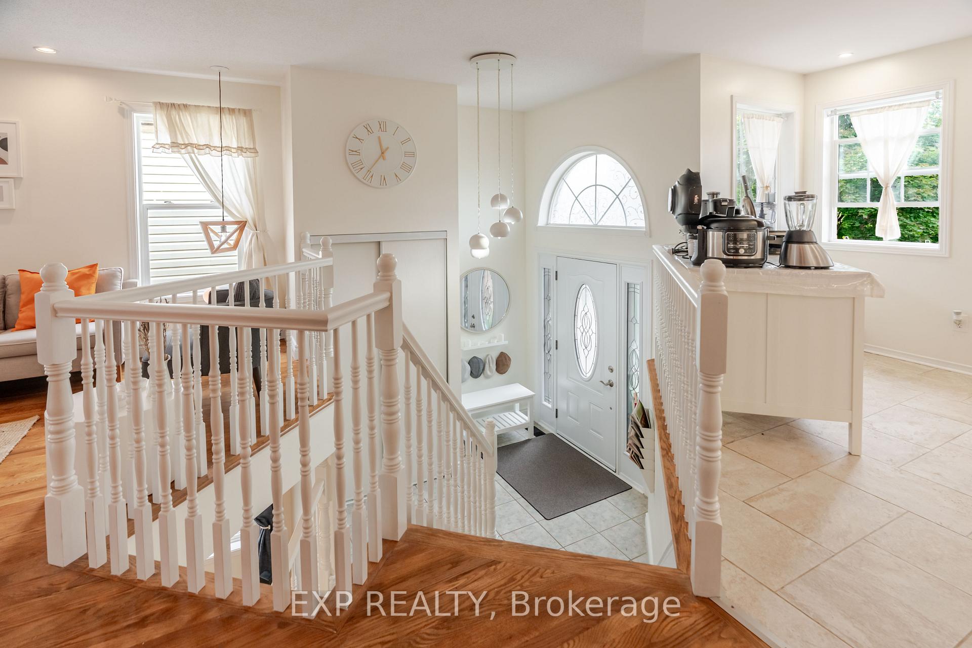 Photo 3 of 1562 Lisbon Street, Ottawa, Fallingbrook/Pineridge — HOMEH