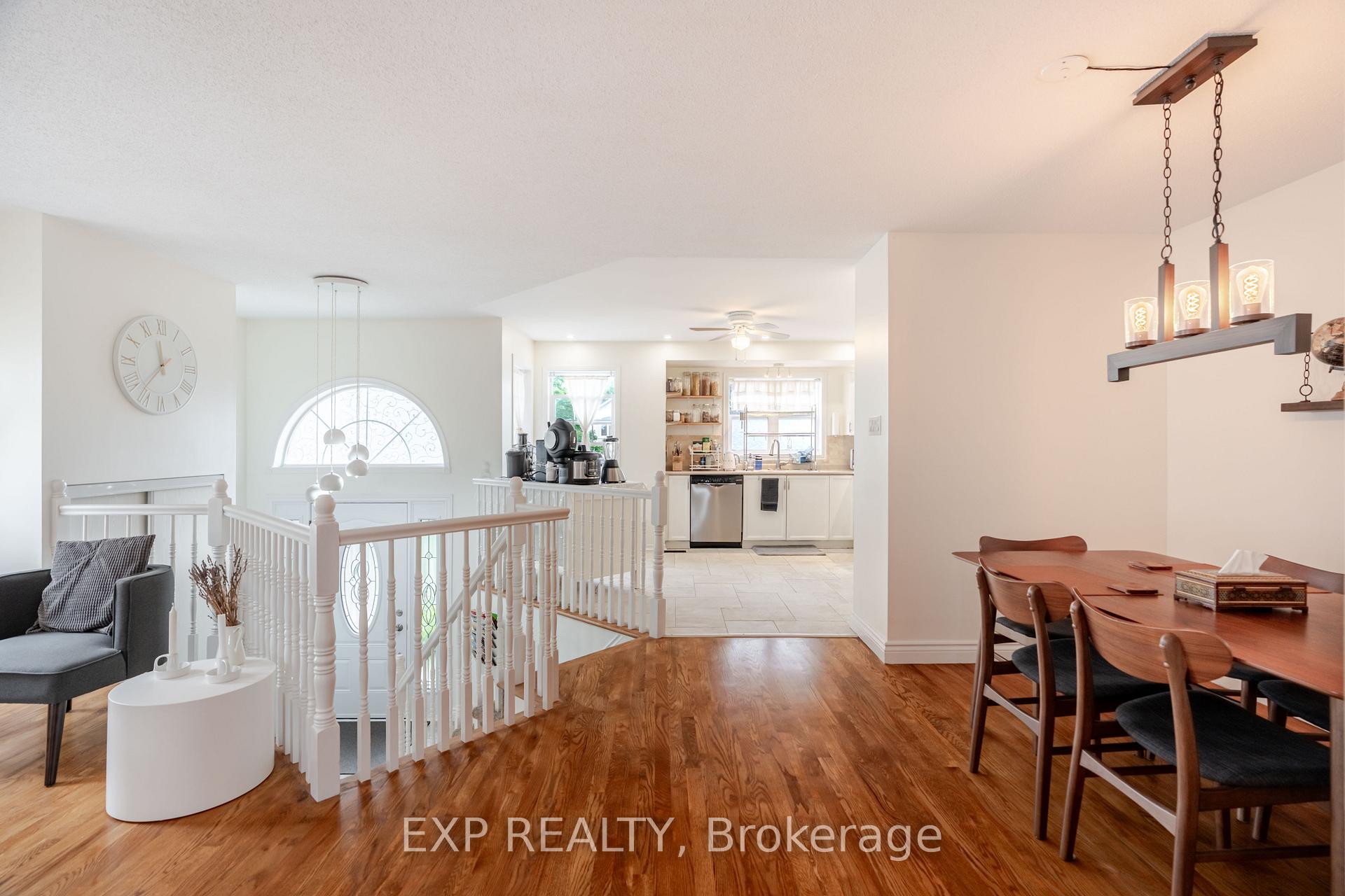 Photo 4 of 1562 Lisbon Street, Ottawa, Fallingbrook/Pineridge — HOMEH