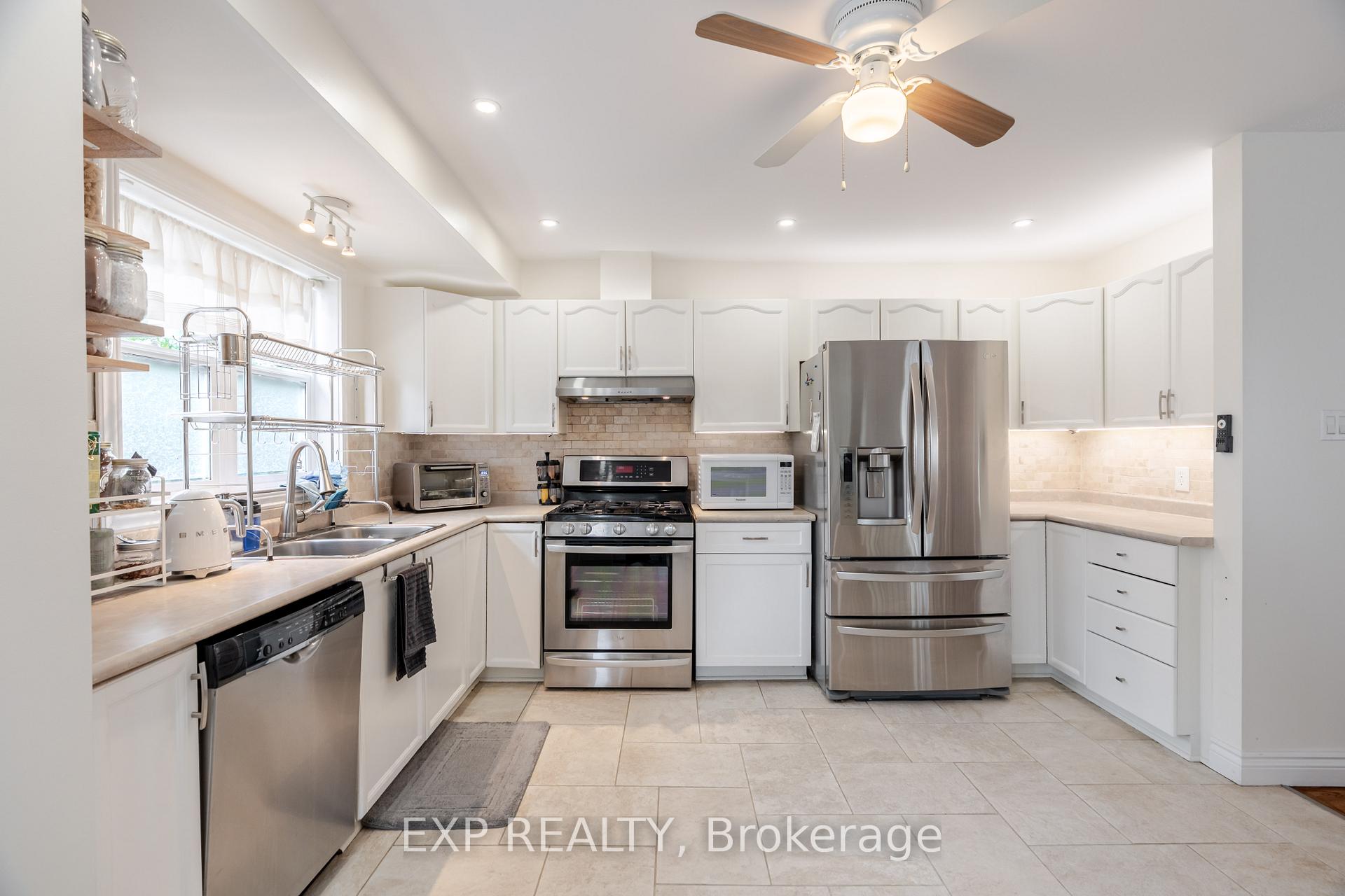 Photo 7 of 1562 Lisbon Street, Ottawa, Fallingbrook/Pineridge — HOMEH