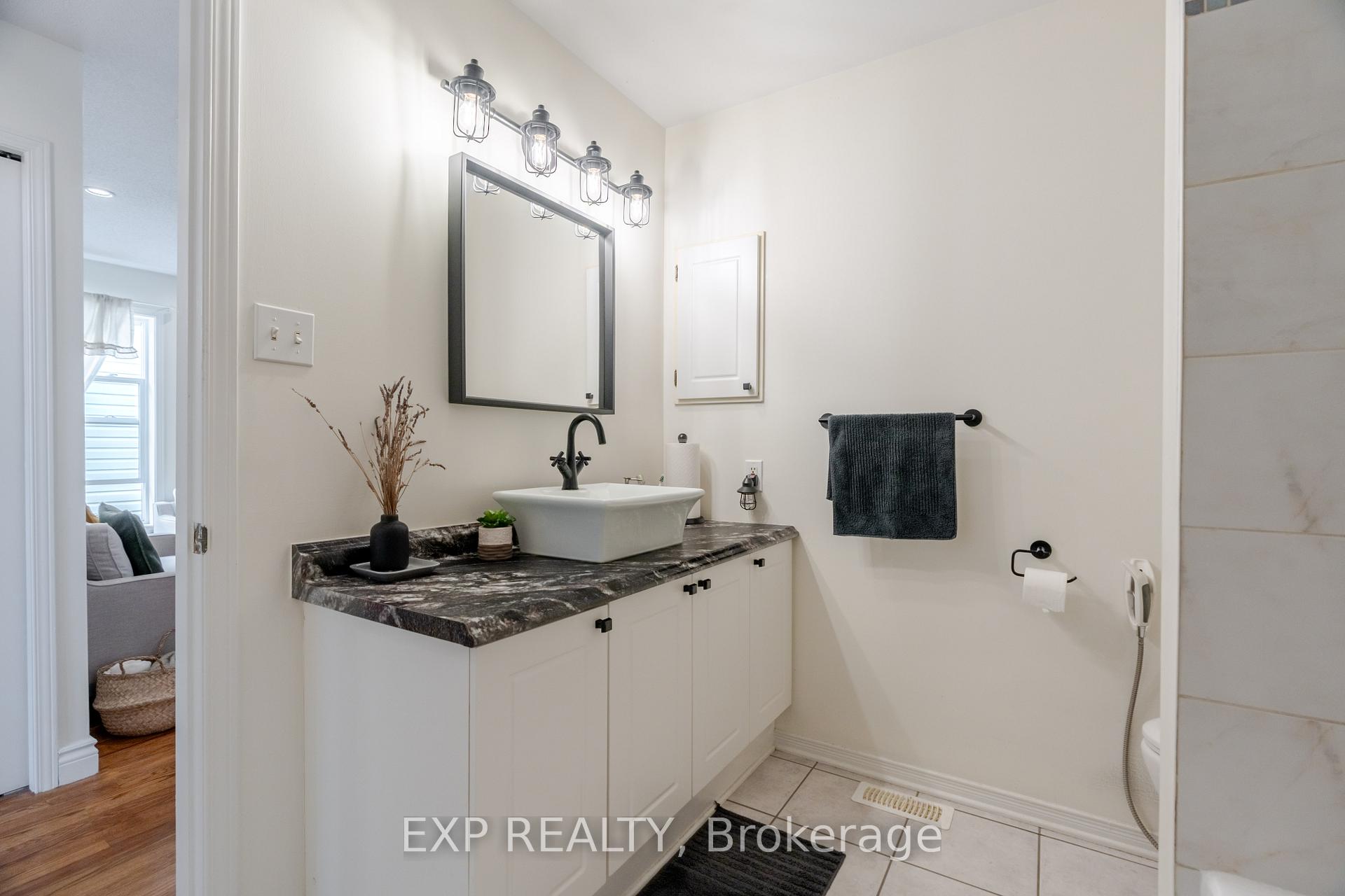 Photo 19 of 1562 Lisbon Street, Ottawa, Fallingbrook/Pineridge — HOMEH