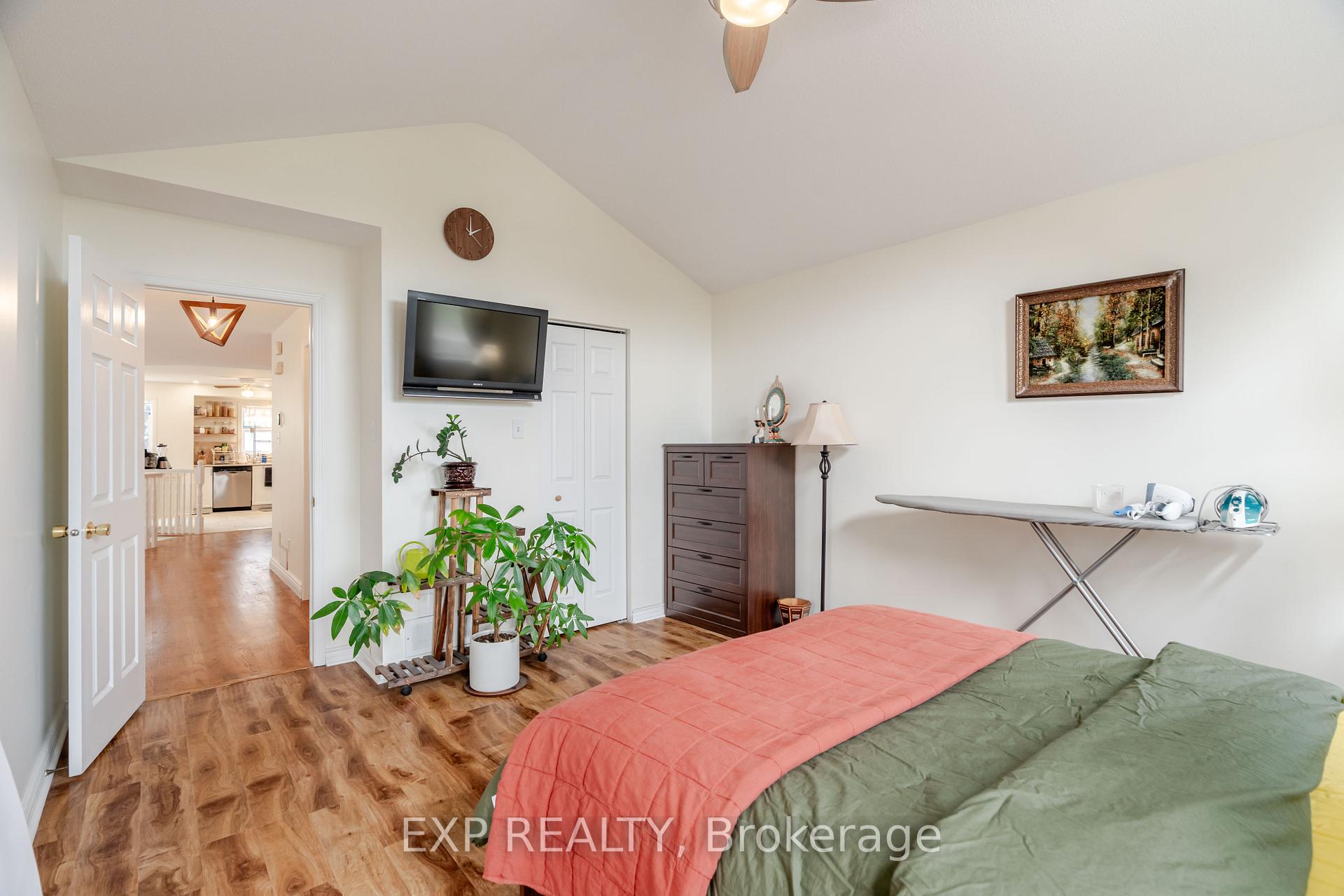 Photo 24 of 1562 Lisbon Street, Ottawa, Fallingbrook/Pineridge — HOMEH