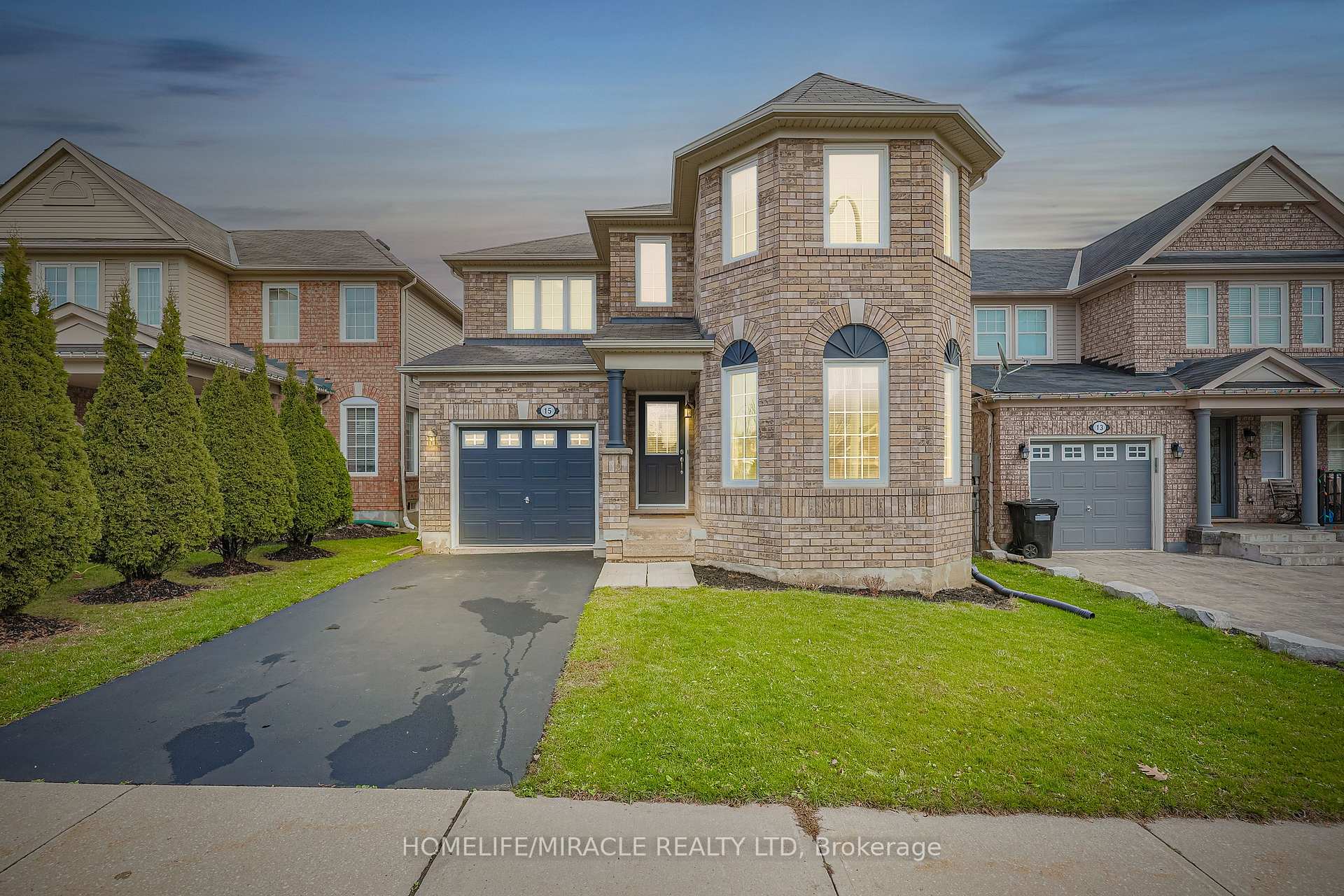 Photo 2 of 15 Davidson Drive, New Tecumseth, Alliston — HOMEH