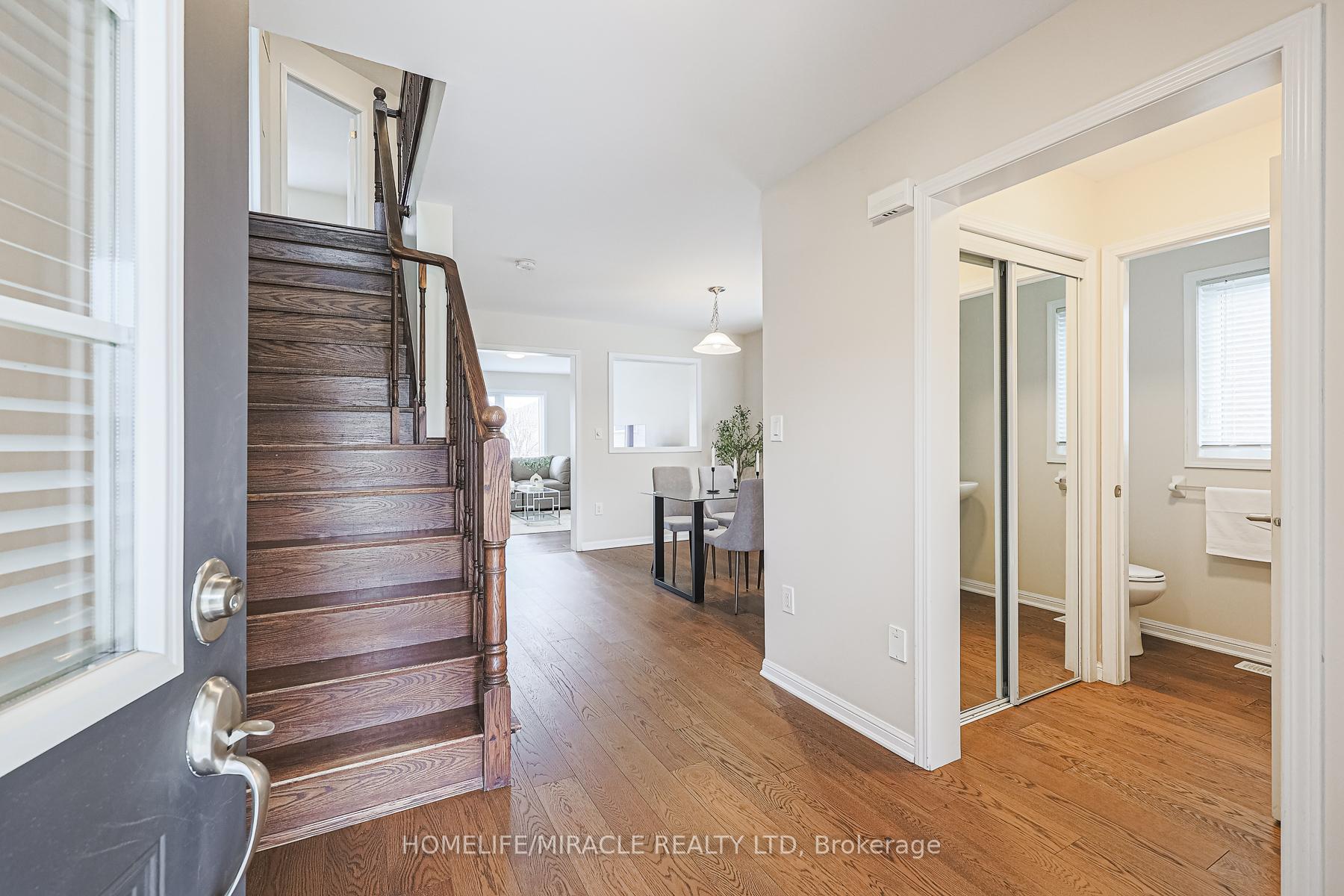 Photo 3 of 15 Davidson Drive, New Tecumseth, Alliston — HOMEH