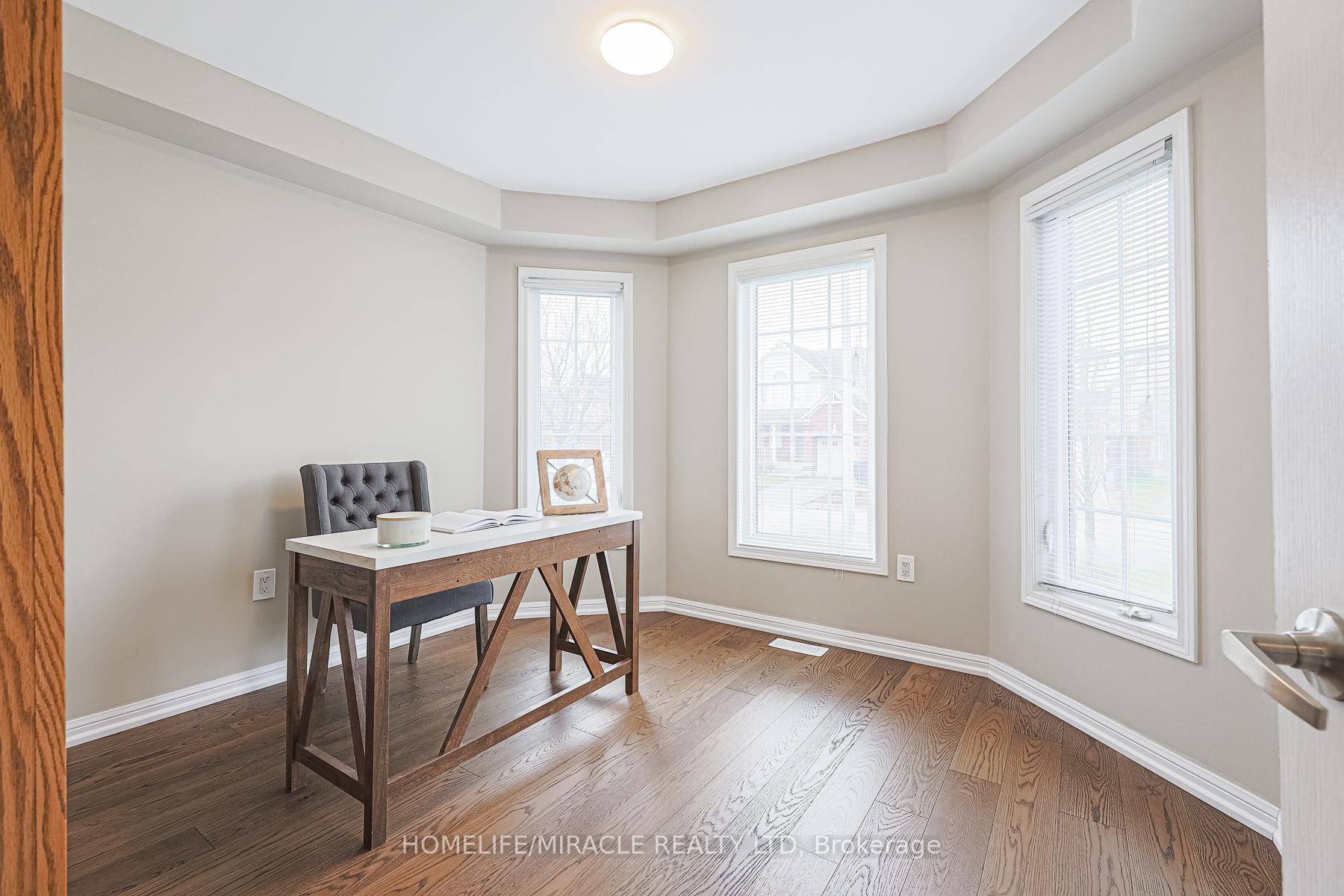 Photo 4 of 15 Davidson Drive, New Tecumseth, Alliston — HOMEH