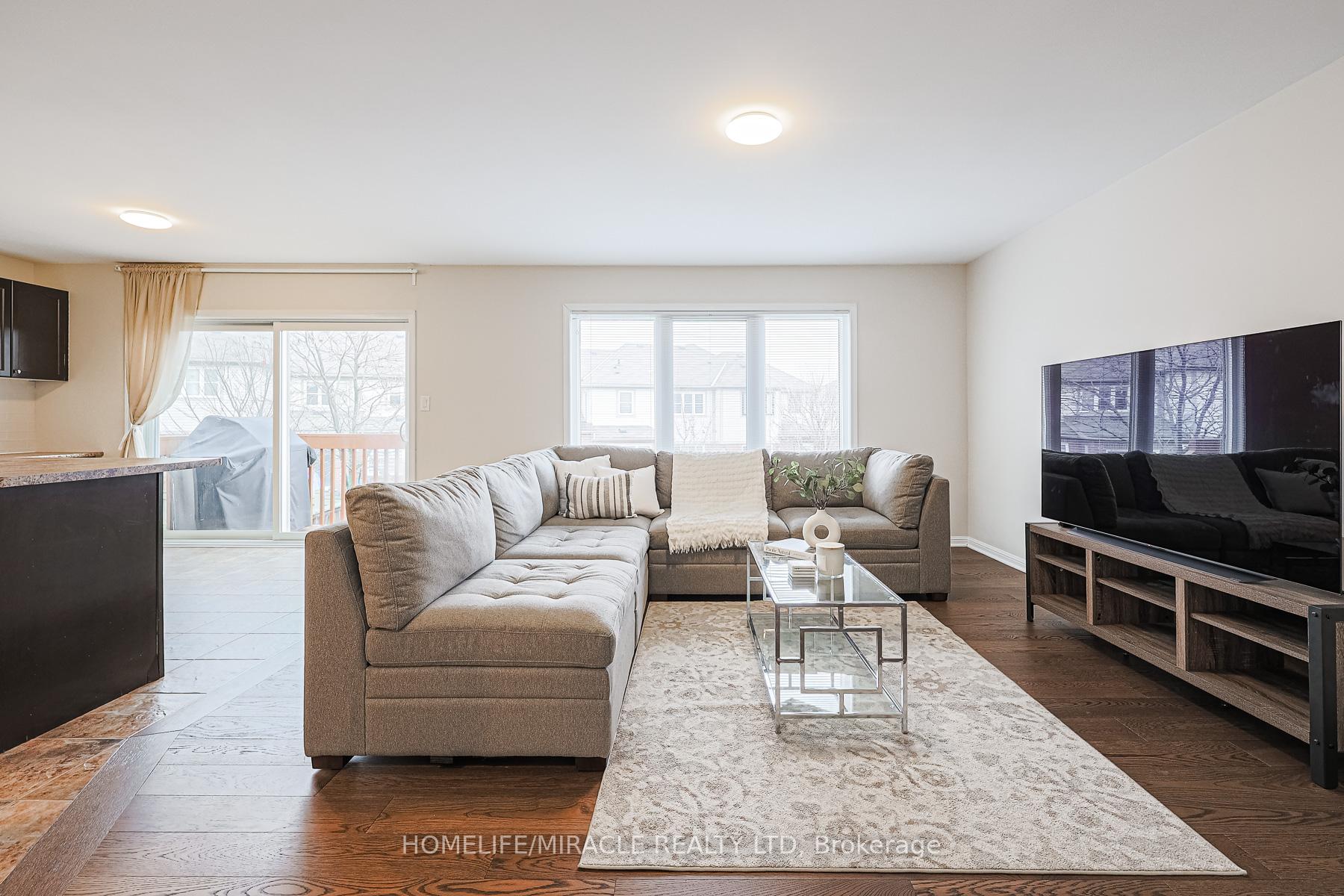 Photo 8 of 15 Davidson Drive, New Tecumseth, Alliston — HOMEH
