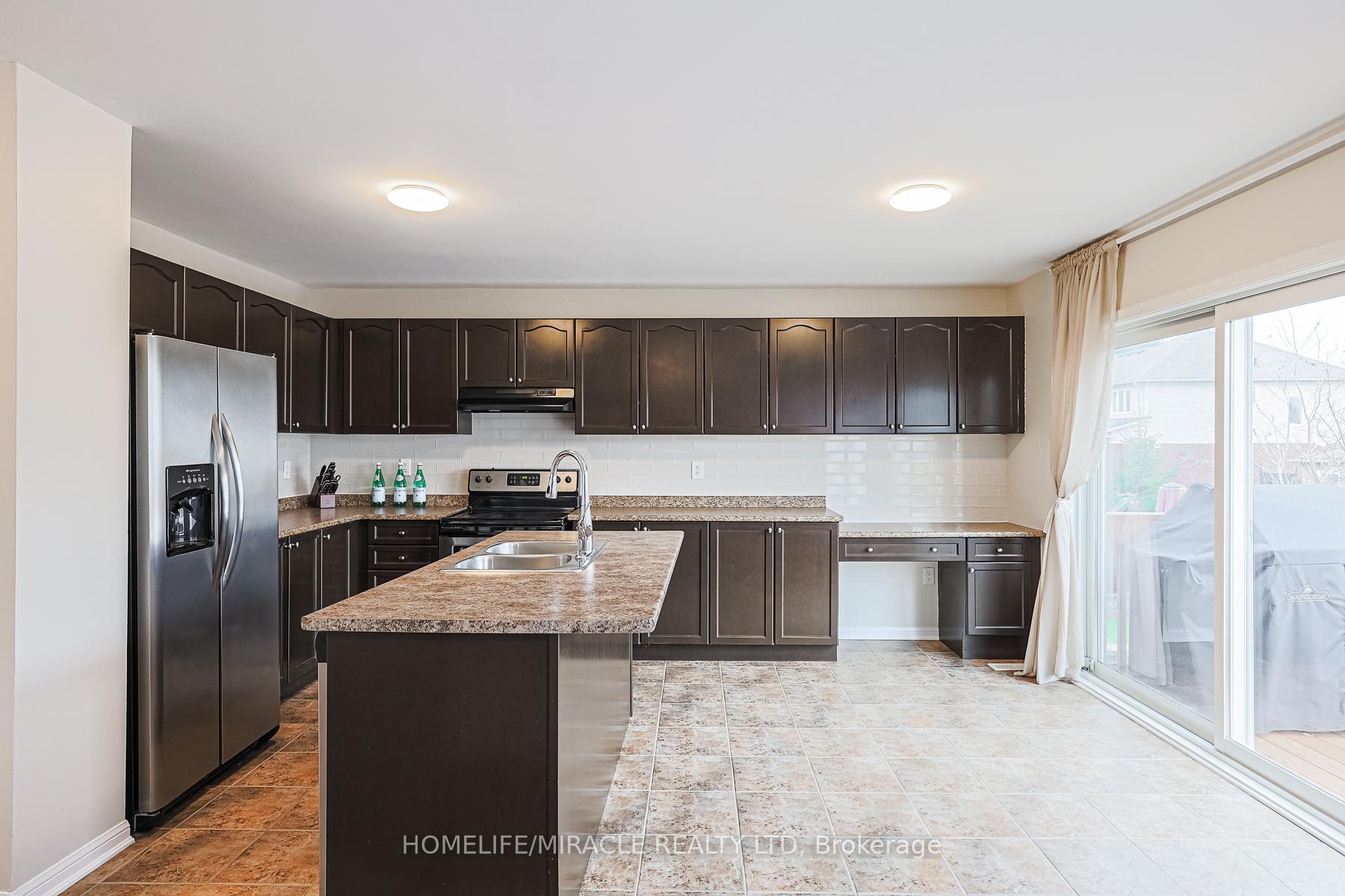 Photo 11 of 15 Davidson Drive, New Tecumseth, Alliston — HOMEH