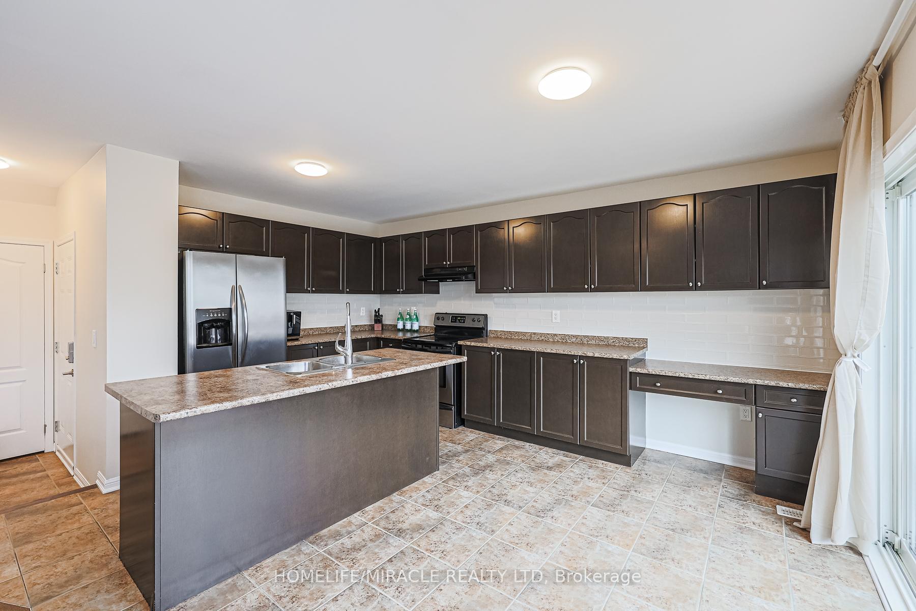 Photo 12 of 15 Davidson Drive, New Tecumseth, Alliston — HOMEH