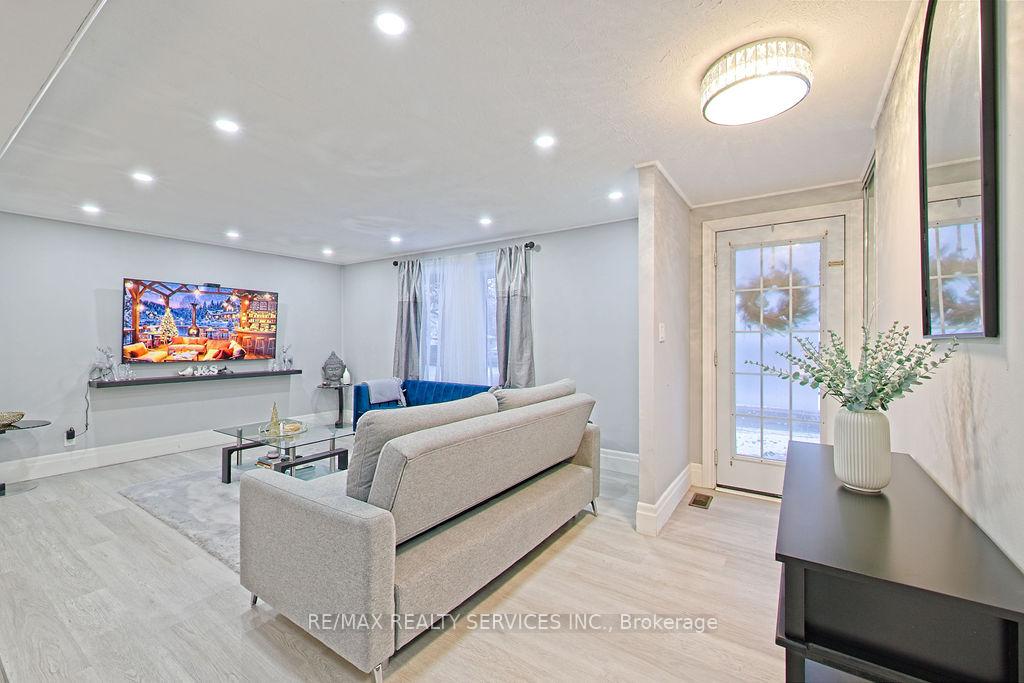 Photo 7 of 101 Walkem Drive, New Tecumseth, Tottenham — HOMEH