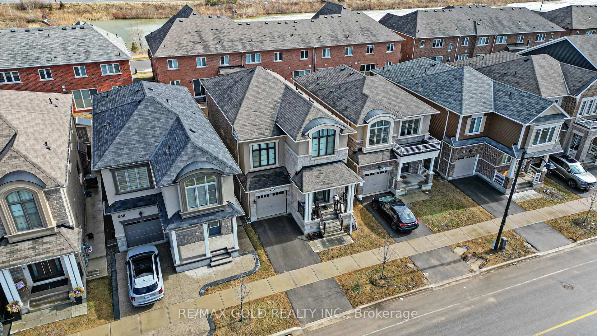 Photo 2 of 644 Kennedy Circle W, Milton, Cobban — HOMEH