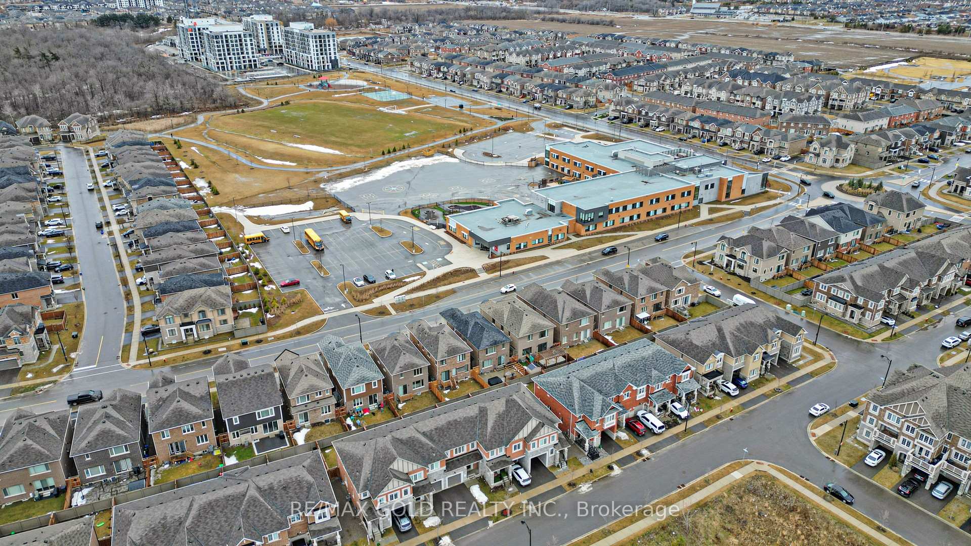 Photo 3 of 644 Kennedy Circle W, Milton, Cobban — HOMEH