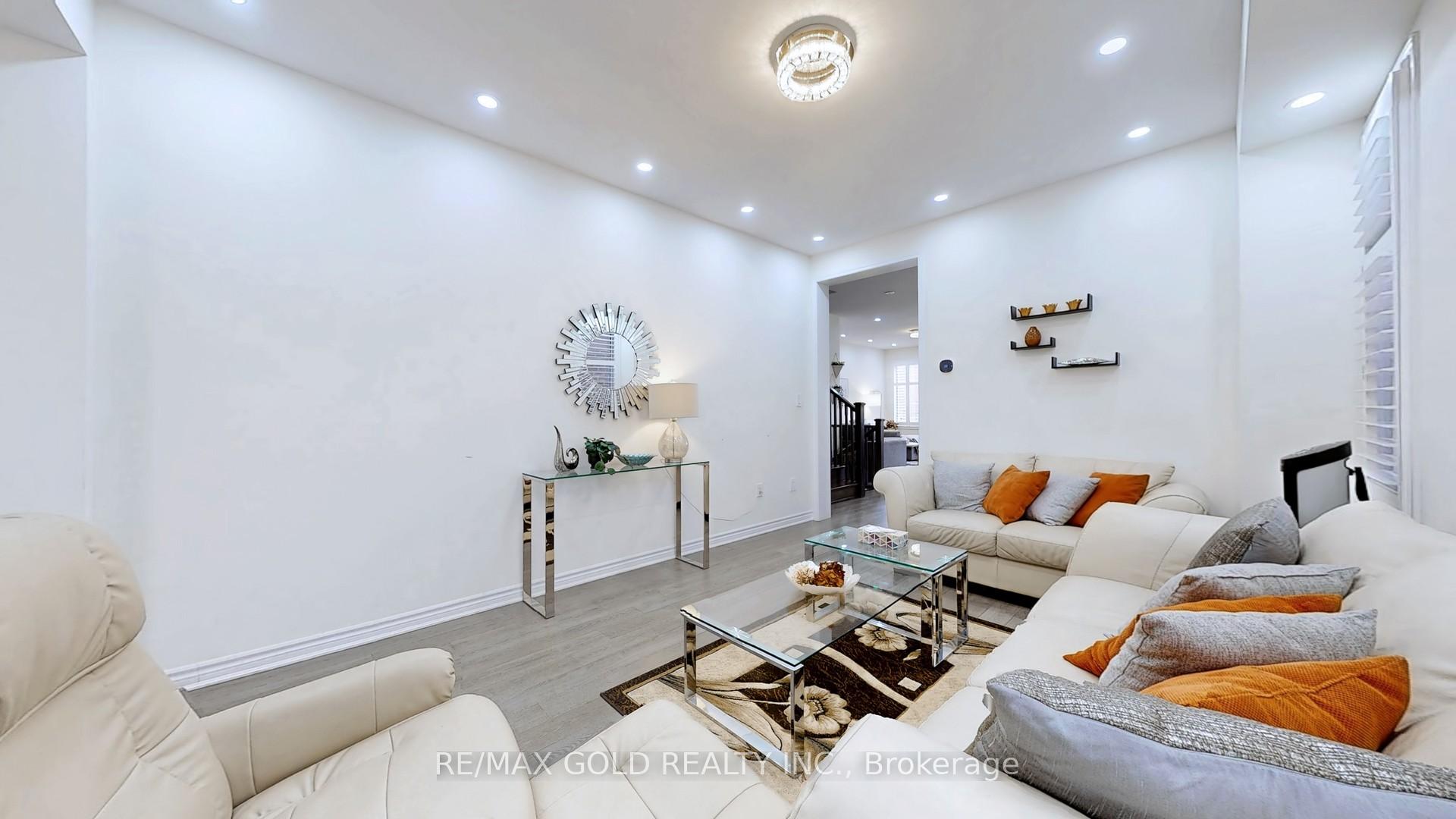 Photo 9 of 644 Kennedy Circle W, Milton, Cobban — HOMEH