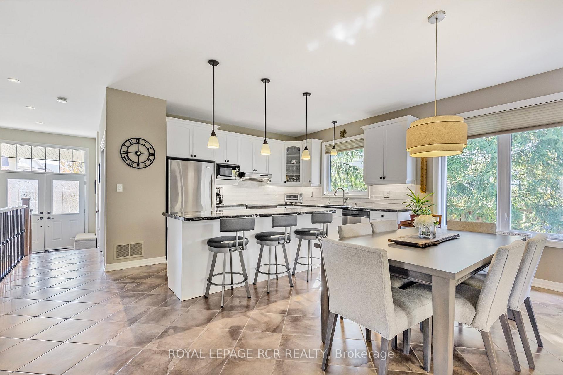 Photo 7 of 60 Steele Street, New Tecumseth, Alliston — HOMEH