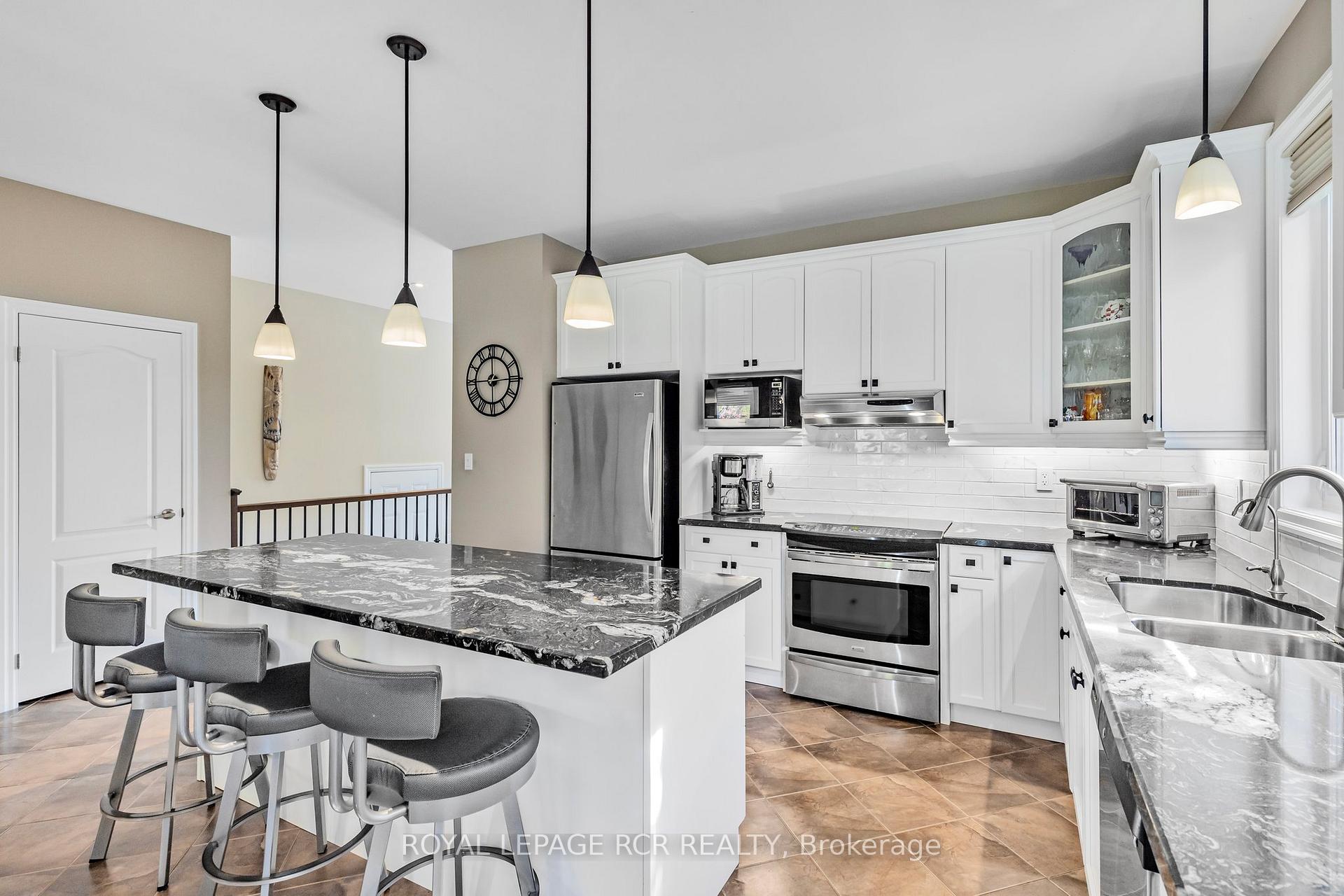 Photo 8 of 60 Steele Street, New Tecumseth, Alliston — HOMEH