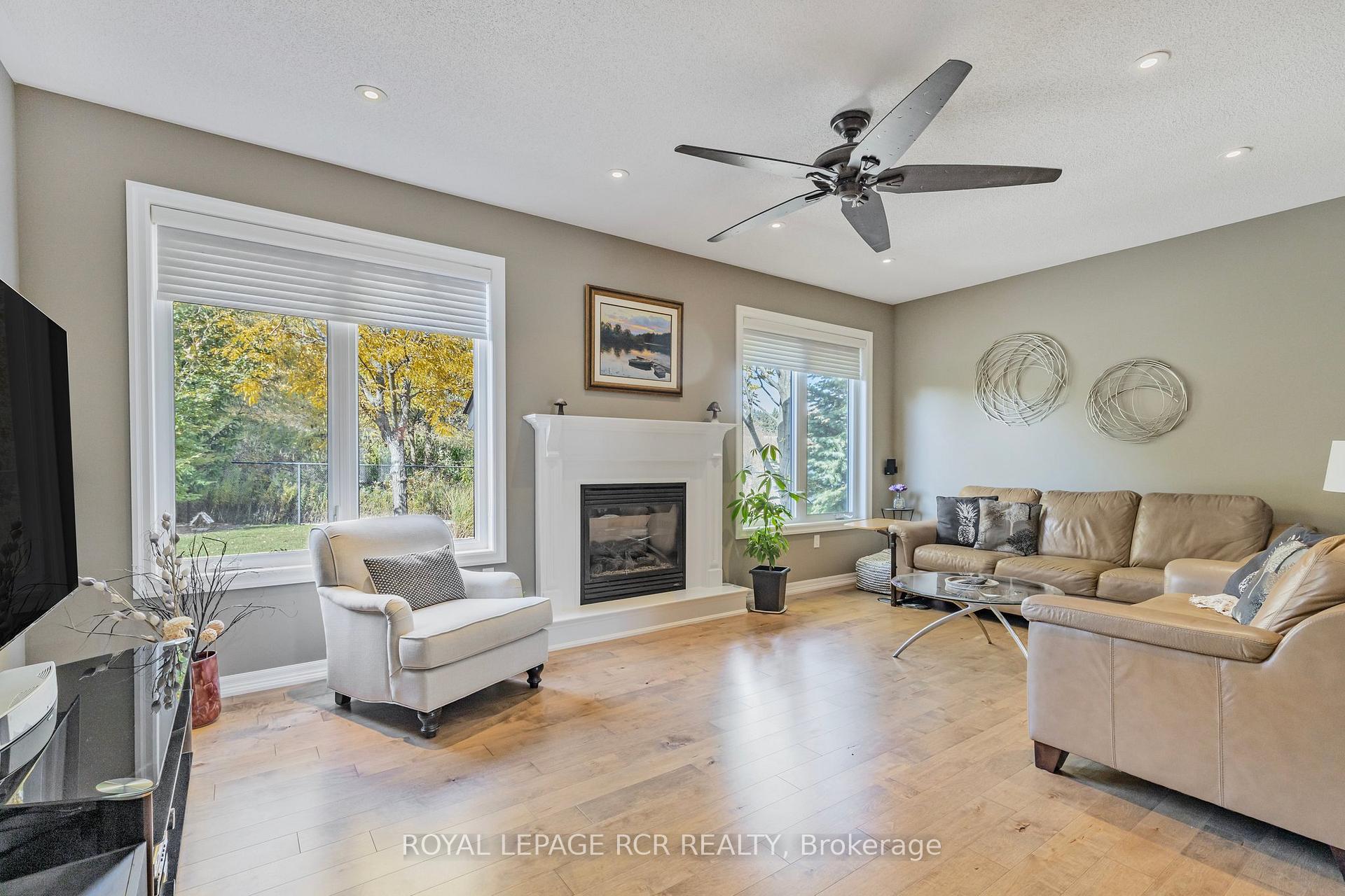 Photo 10 of 60 Steele Street, New Tecumseth, Alliston — HOMEH