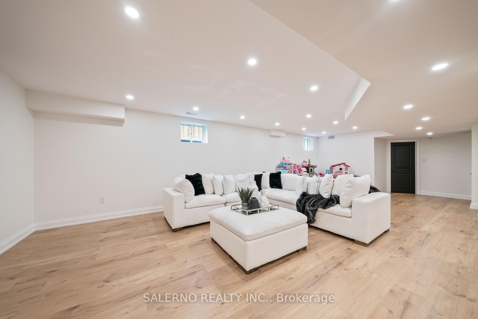 Photo 32 of 45 Gould Crescent, New Tecumseth, Tottenham — HOMEH
