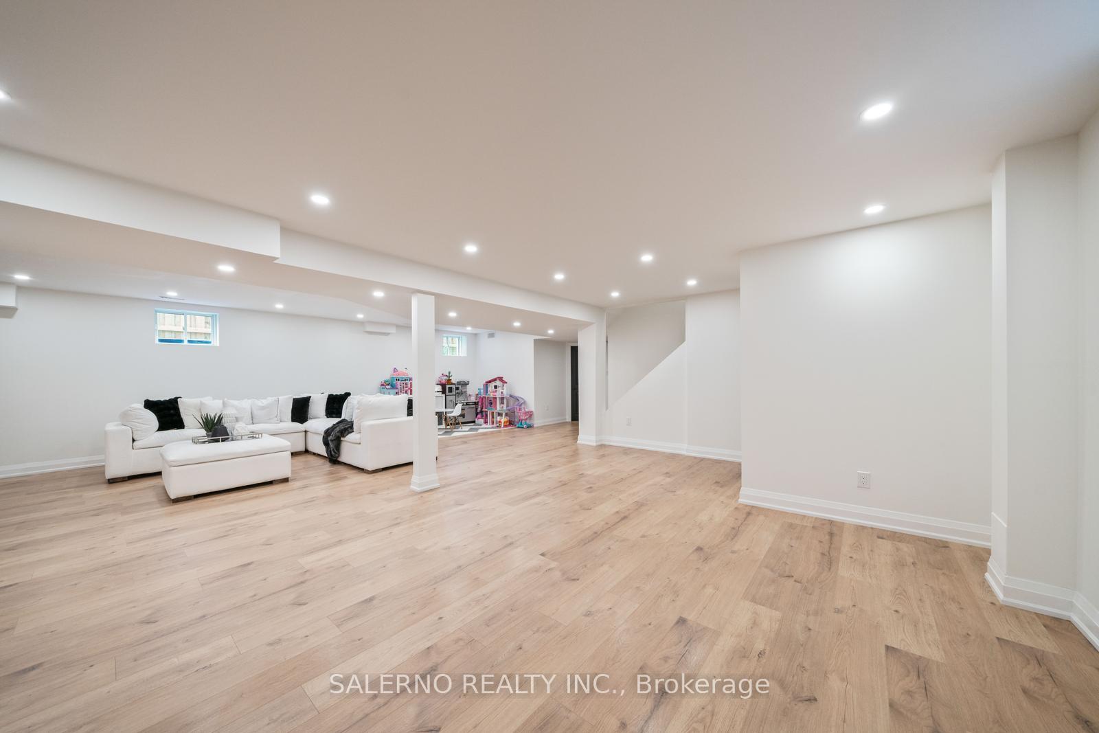Photo 33 of 45 Gould Crescent, New Tecumseth, Tottenham — HOMEH
