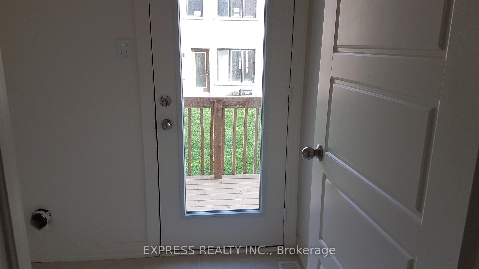 Photo 6 of 36 Vantage Loop, Newmarket, Woodland Hill — HOMEH